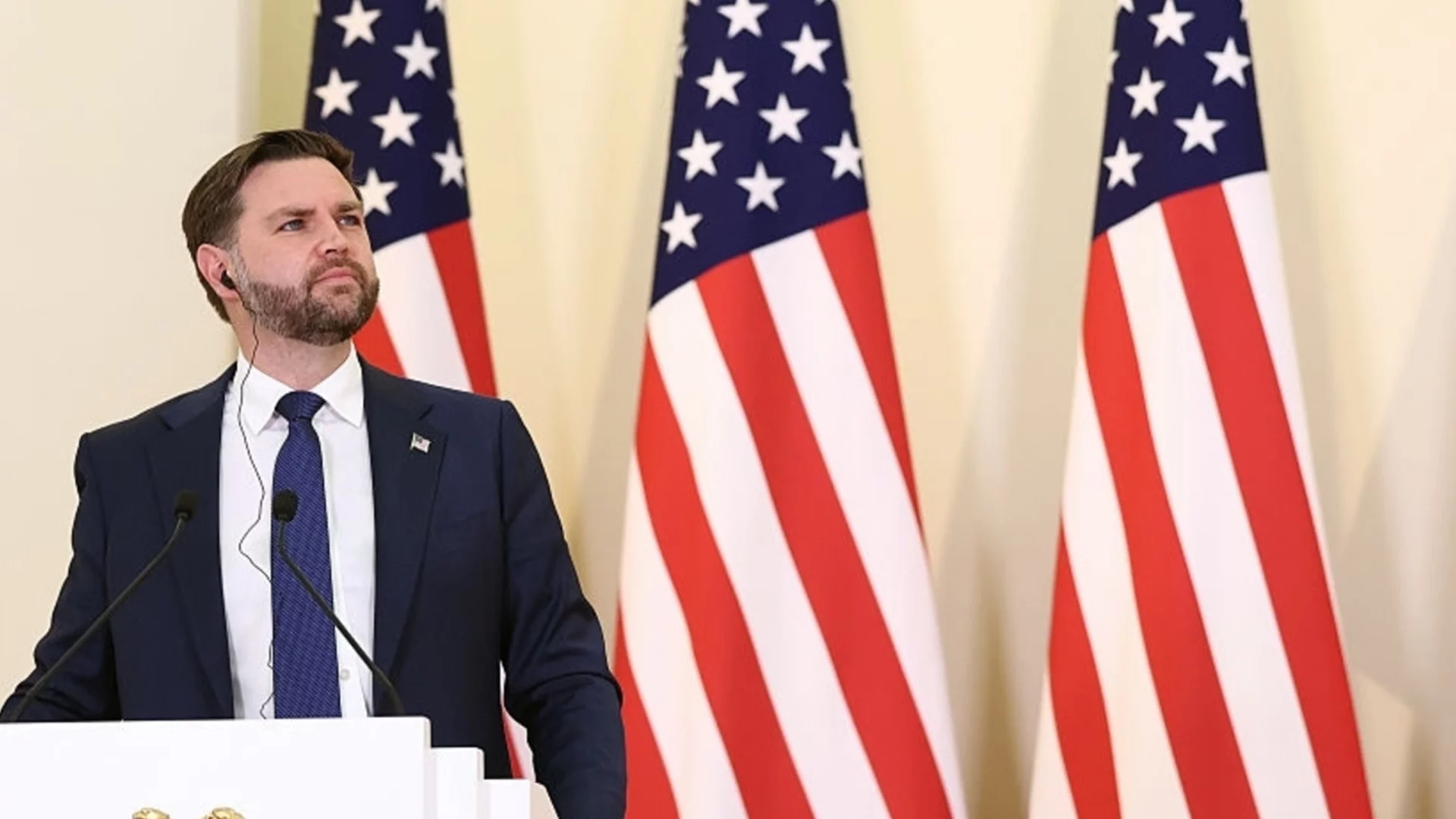 Иран е поискал да преговаря с Джей Ди Ванс, 1000 войници на САЩ пристигат в района