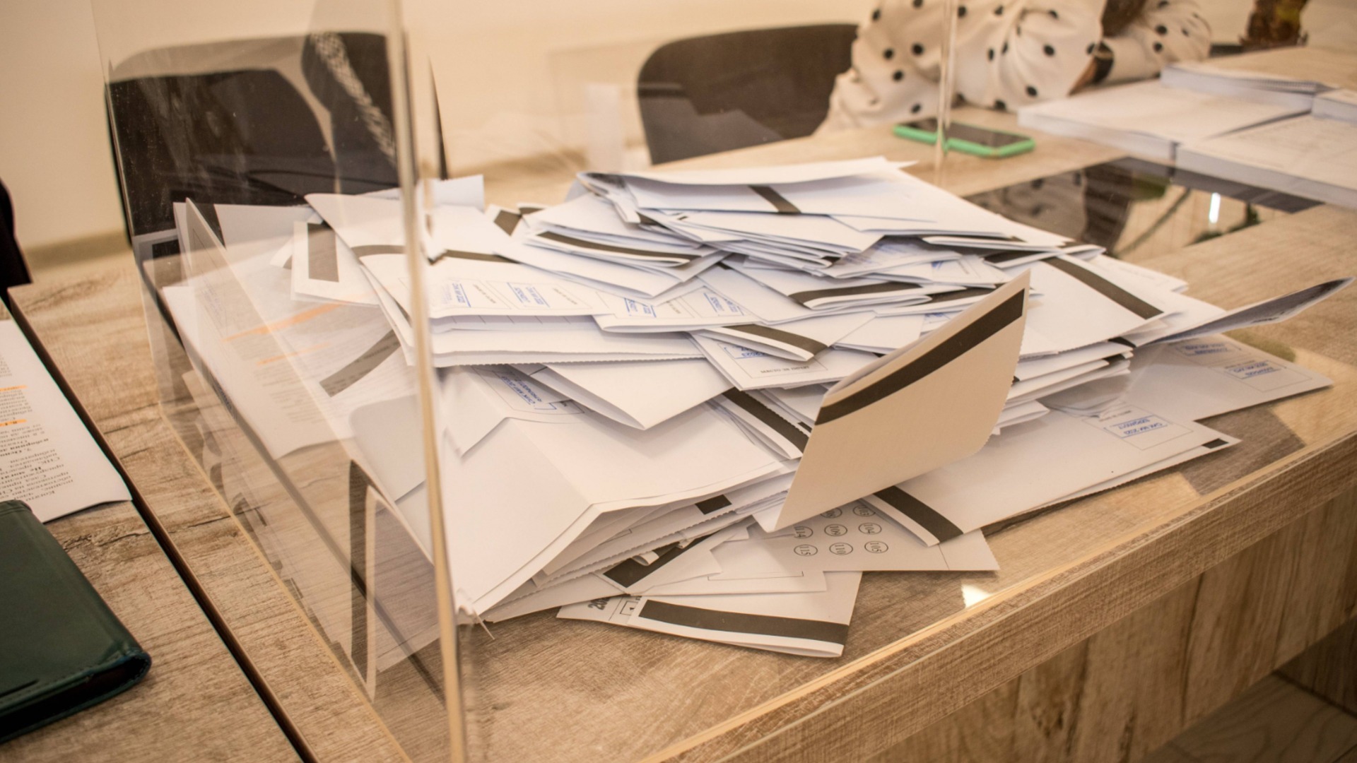 Как партиите финансират предизборните си кампании?