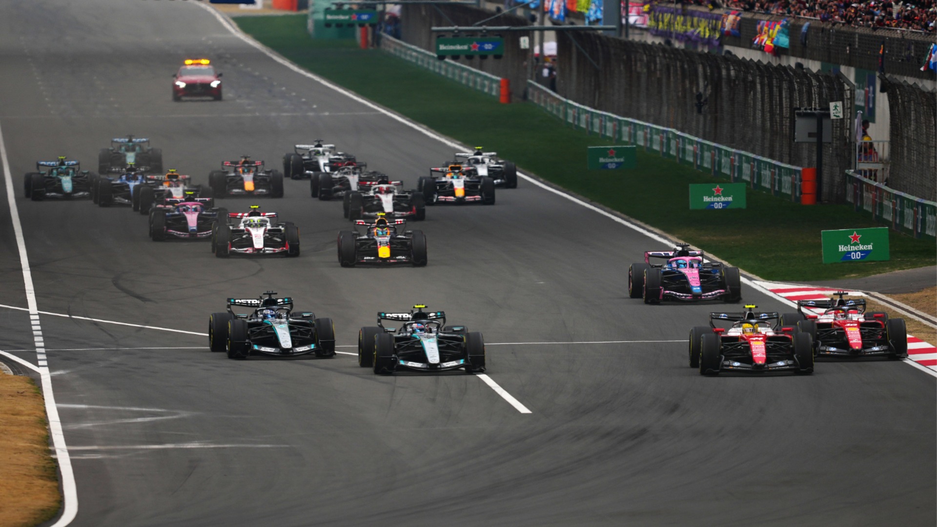 Разследват един от отборите във Формула 1 за нелегална техника, която дава сериозно предимство