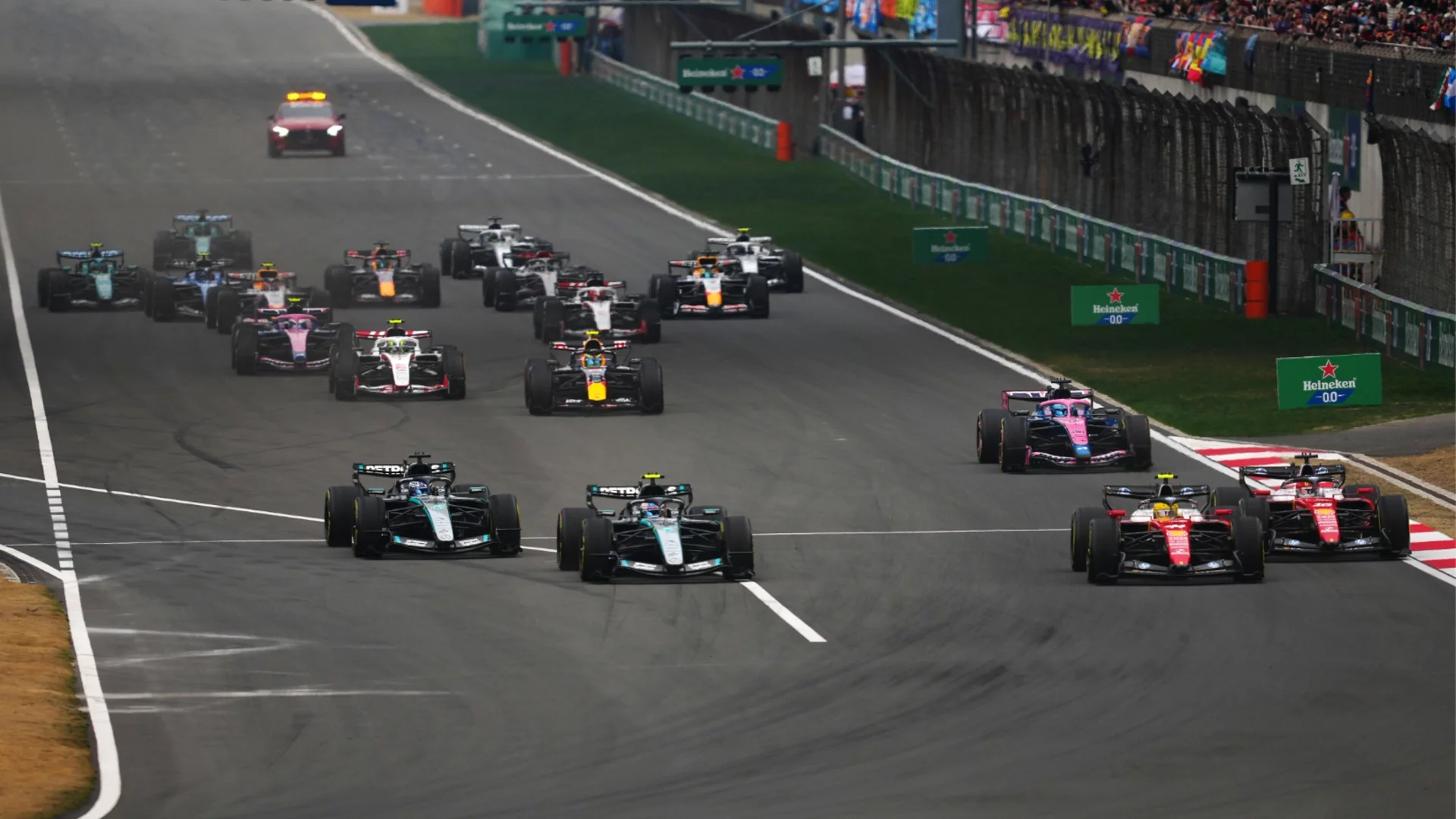 Разследват един от отборите във Формула 1 за нелегална техника, която дава сериозно предимство