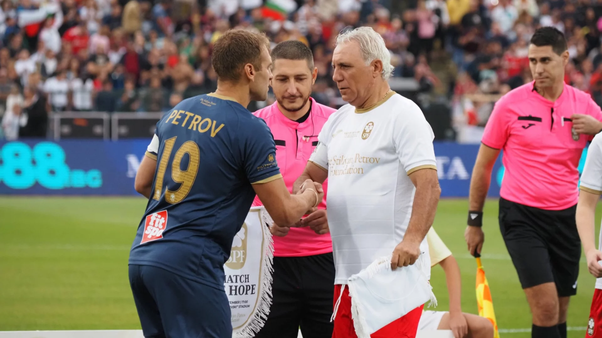 Стилиян Петров организира благотворителен мач в подкрепа на Любо Пенев и Петър Хубчев