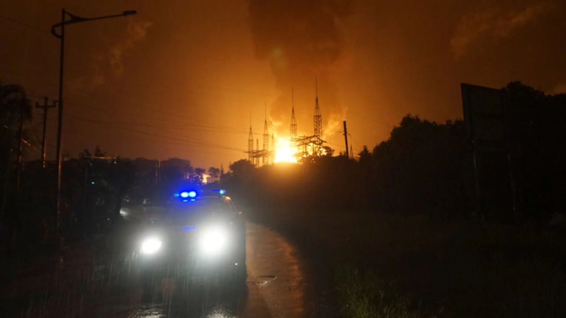 Неизброими щети и поражения в руското пристанище Уст-Луга след масирания украински удар (ВИДЕО)