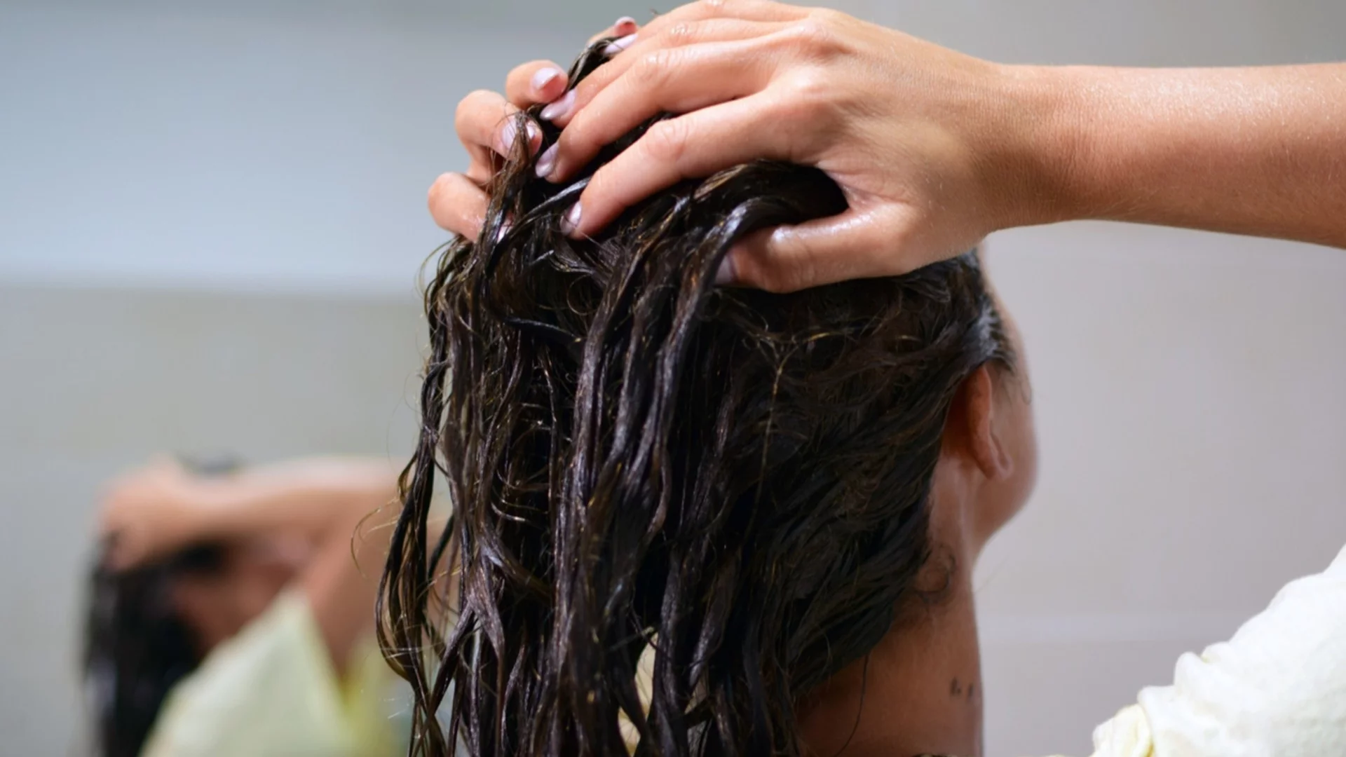 Руска домашна рецепта от миналото, която възстановява плътността на косата