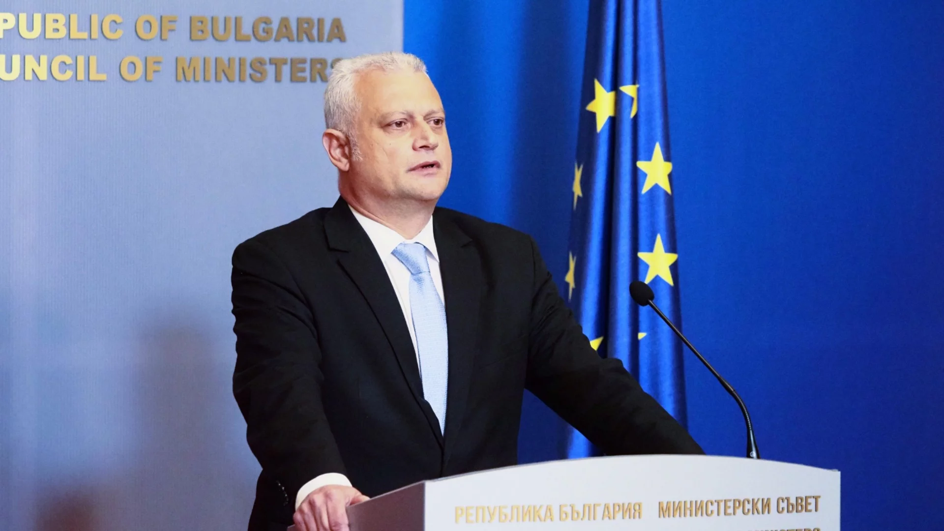 След ареста на шефа на пощата: Кметът на Кърджали и партийни членове опитали да нахлуят в районното това е от Емил Дечев