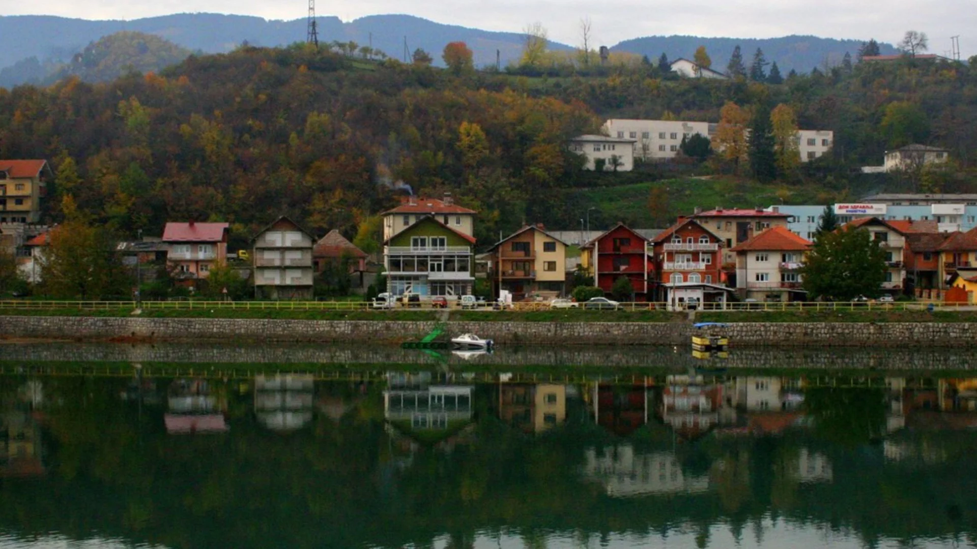 Изплува от реката: Намериха труп на жена в Сараево