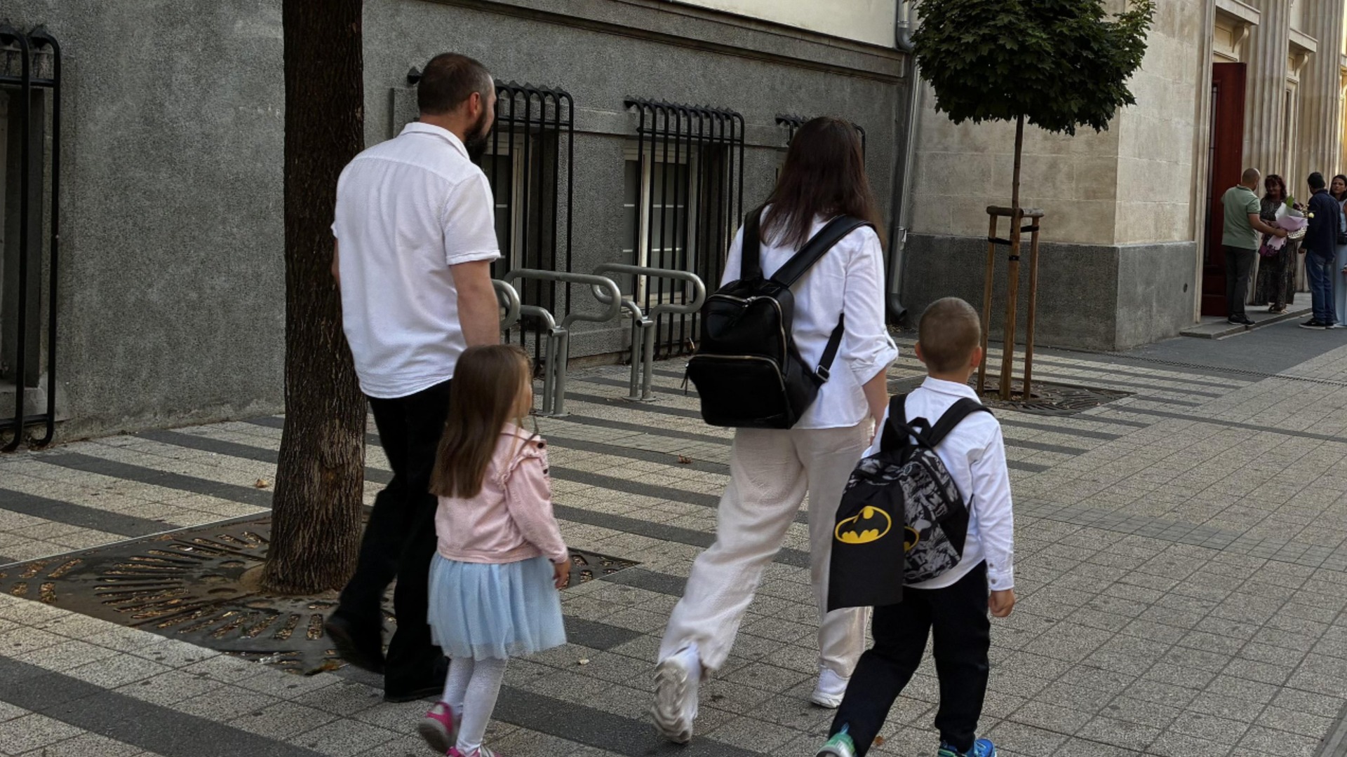 Българските родители са безотговорни? 62% не се интересуват какво се случва в училище, синдикатът иска да подписват договор и да бъдат наказвани