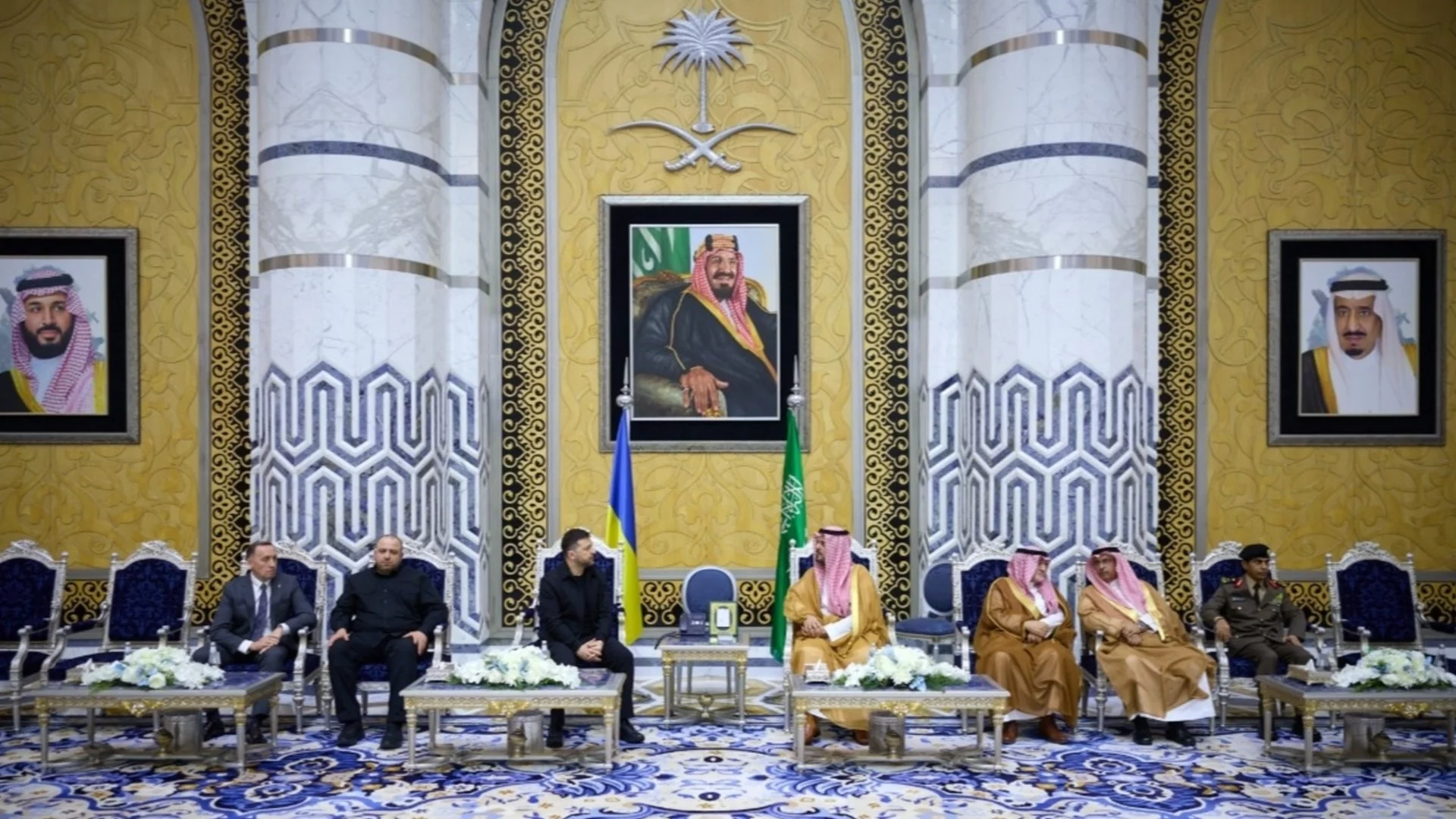 Зеленски пристигна в Саудитска Арабия за "важни срещи" на високо ниво (ВИДЕО)