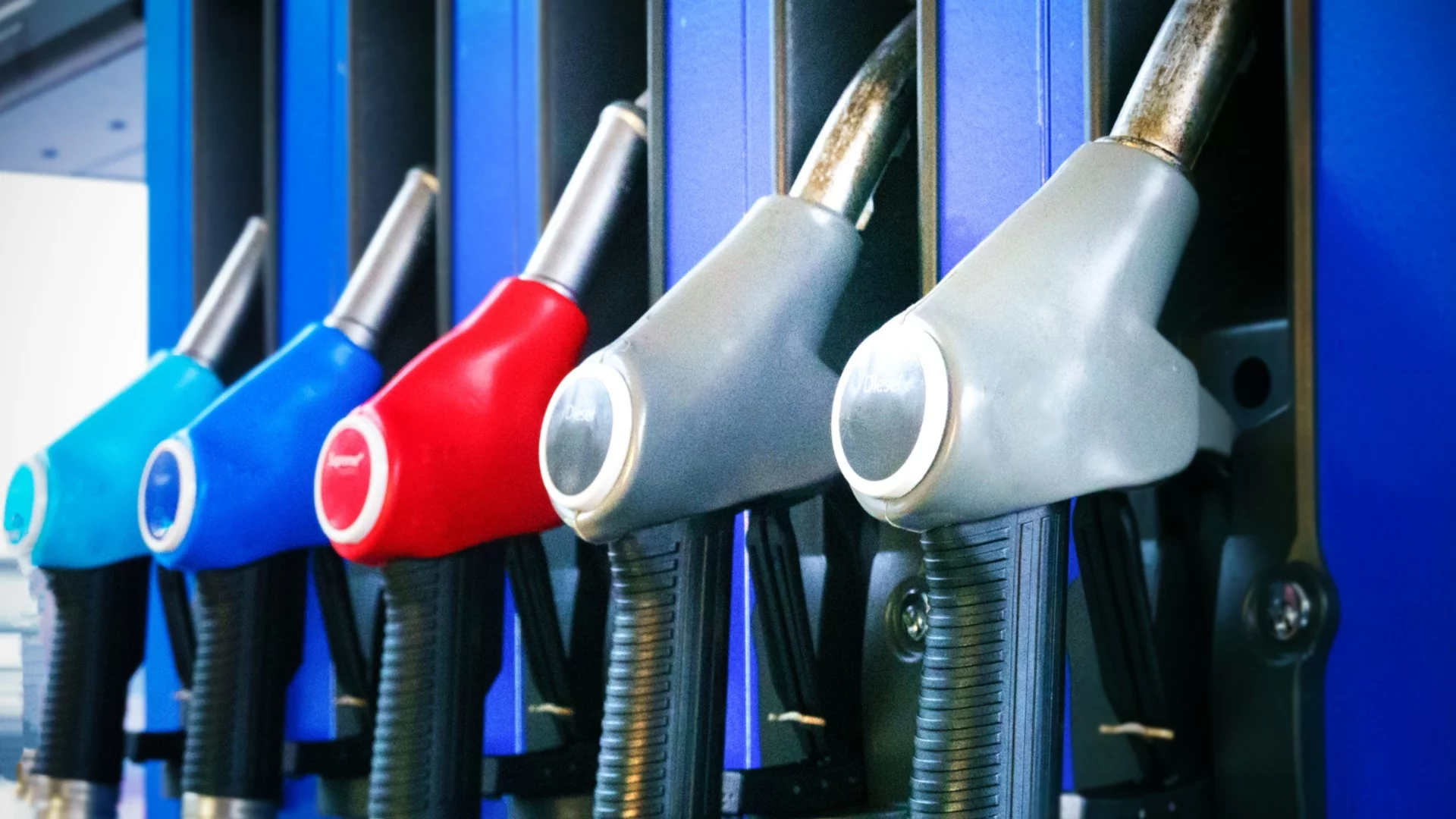 Австрия въвежда таван на цените на горивата