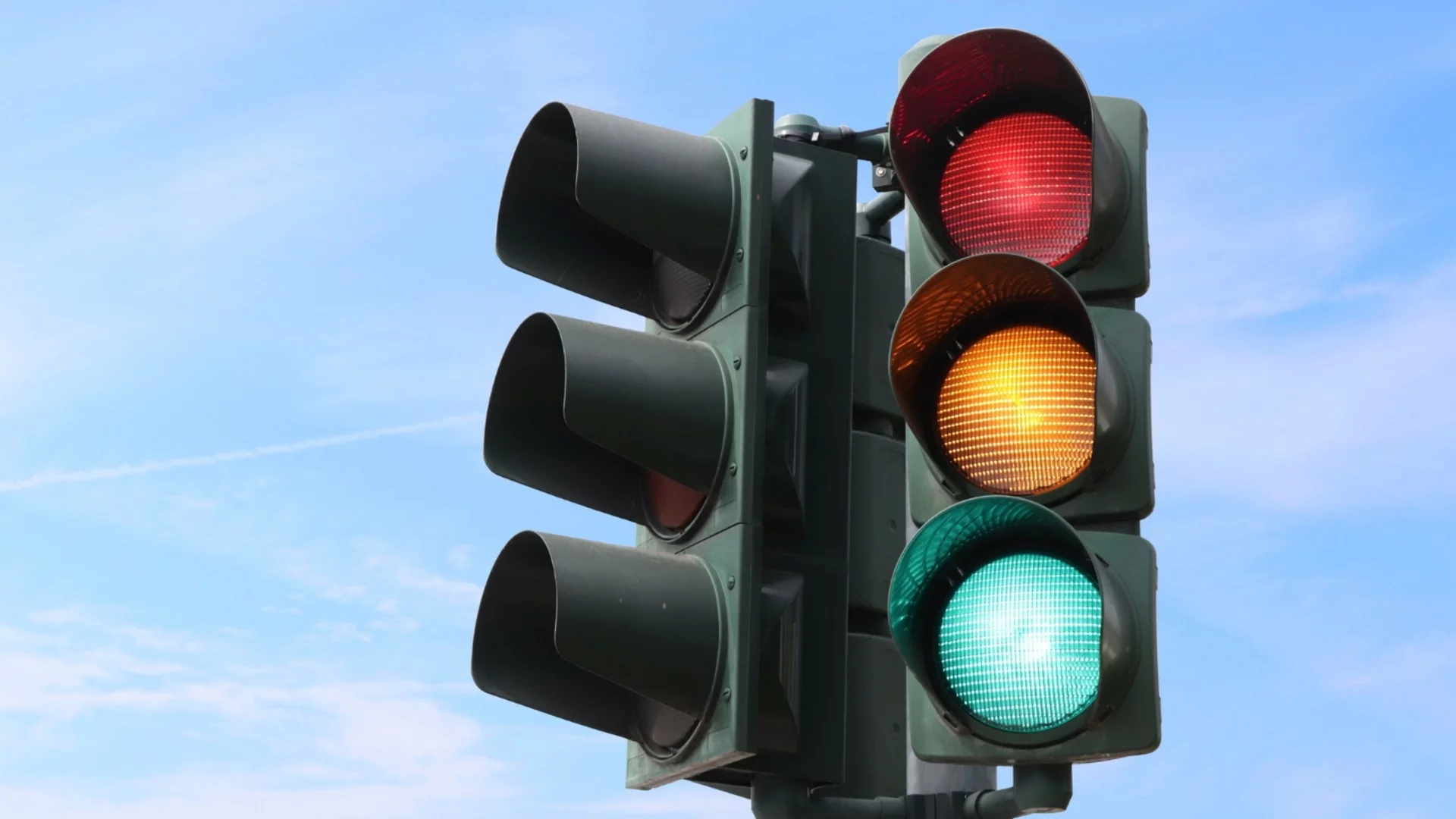 Обрал светофар: Мъж осъден на 1 година затвор