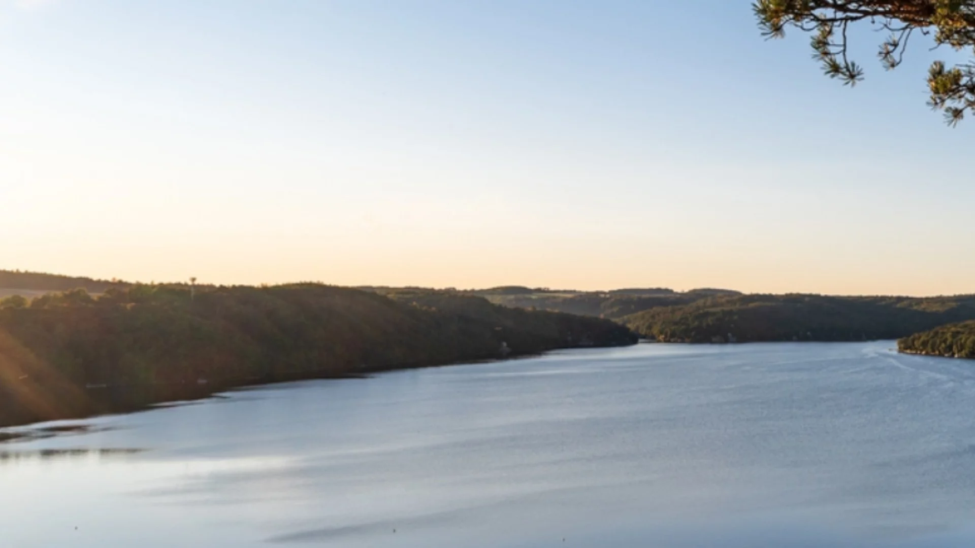Вода за само 2 седмици: Русия бомбардира язовир в Донецка област (СНИМКА)