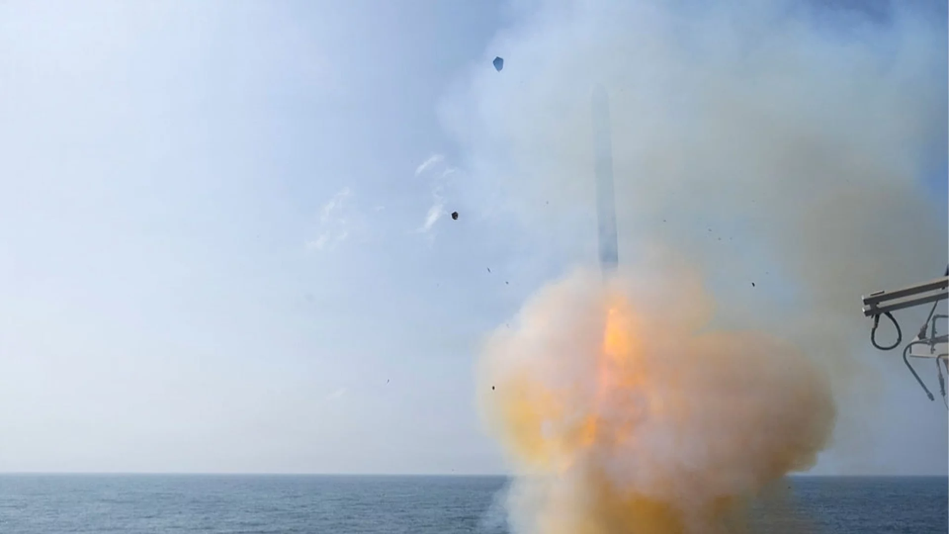 Няма ли за Украйна? САЩ са изстреляли стотици ракети "Томахоук" към Иран, наблюдатели бият тревога