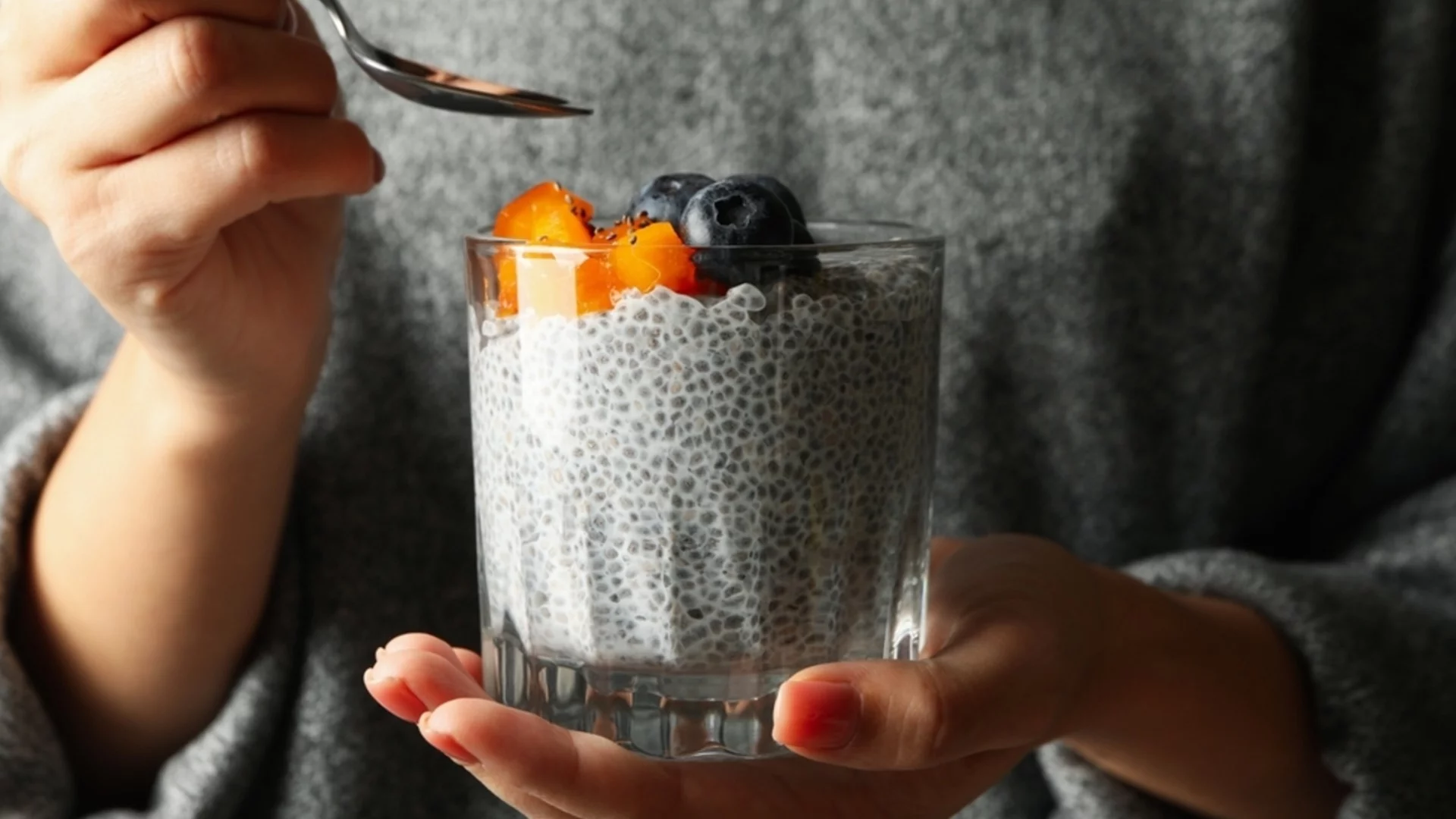 Чиа срещу тиквени семки: Кой е по-добър източник на протеини и фибри?