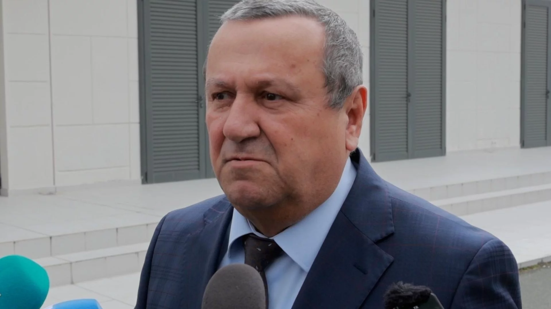 "Синдромът на скъсания менискус": Адемов обясни явлението и заговори за злоупотреби