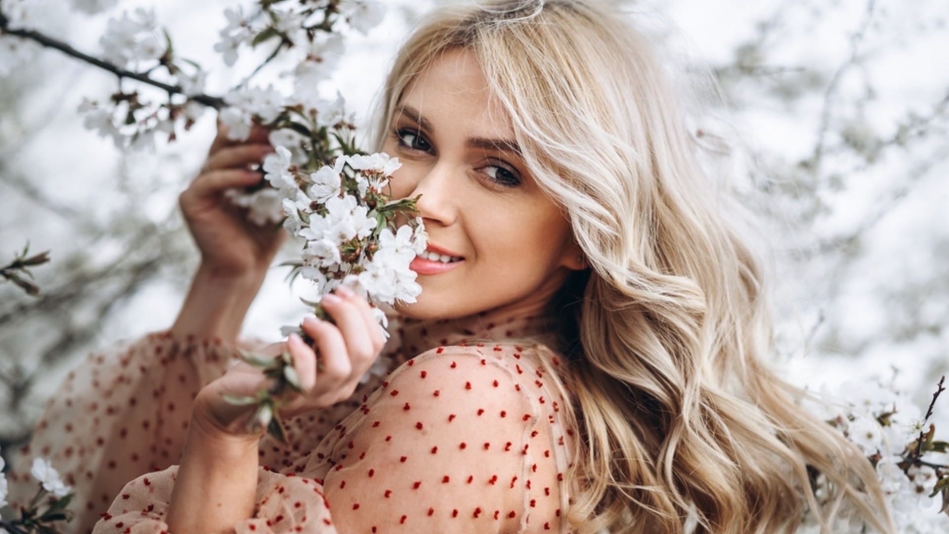 Хороскоп за април 2026: Месец на откровения и обрати на 180 градуса