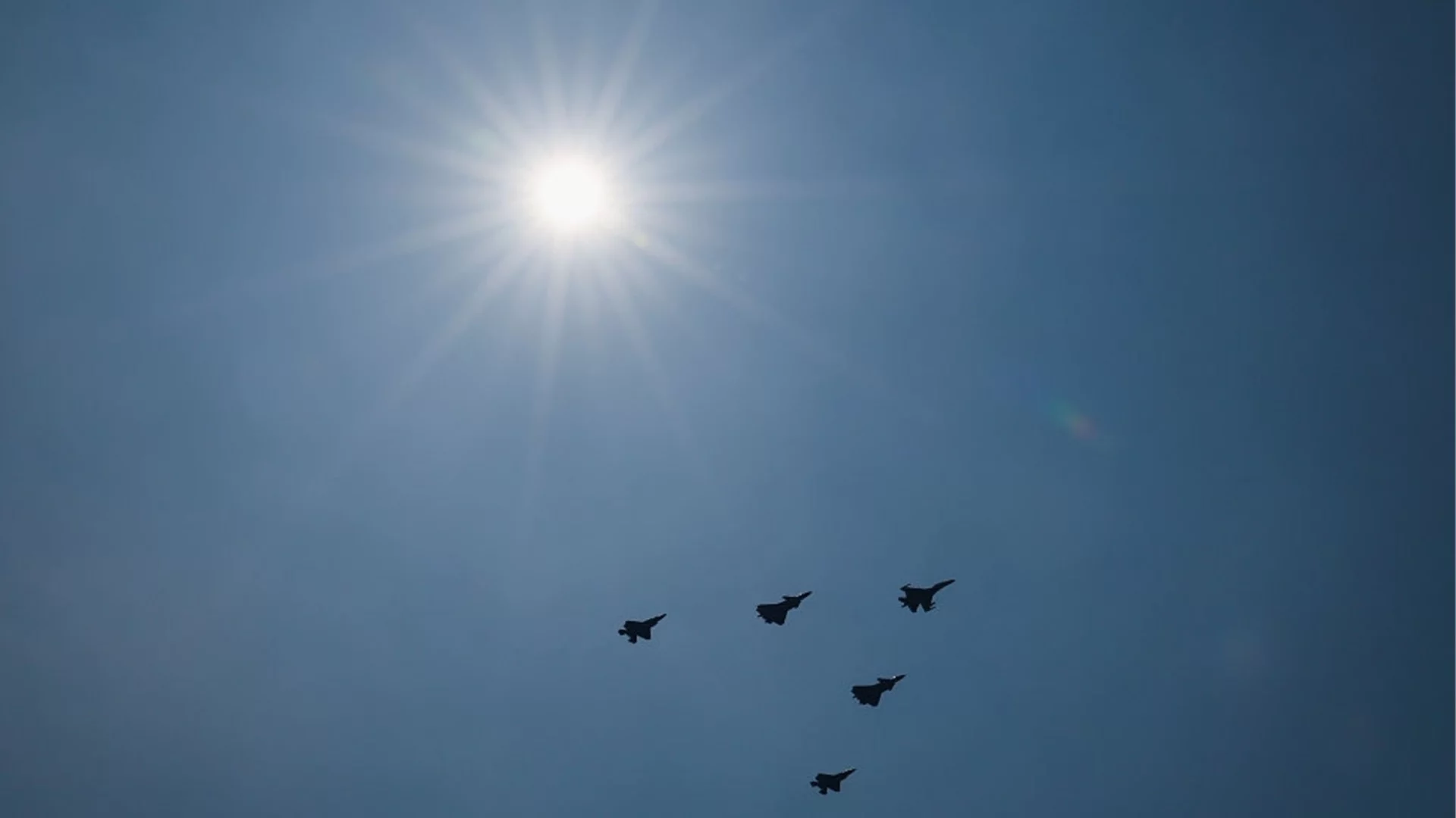 Китай превърна стотици самолети в дронове и ги насочи към Тайван (СНИМКИ)