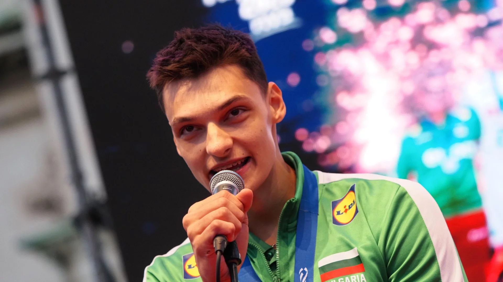 Алекс Николов е вторият най-добър волейболист в света, но още е далеч от най-високоплатените играчи