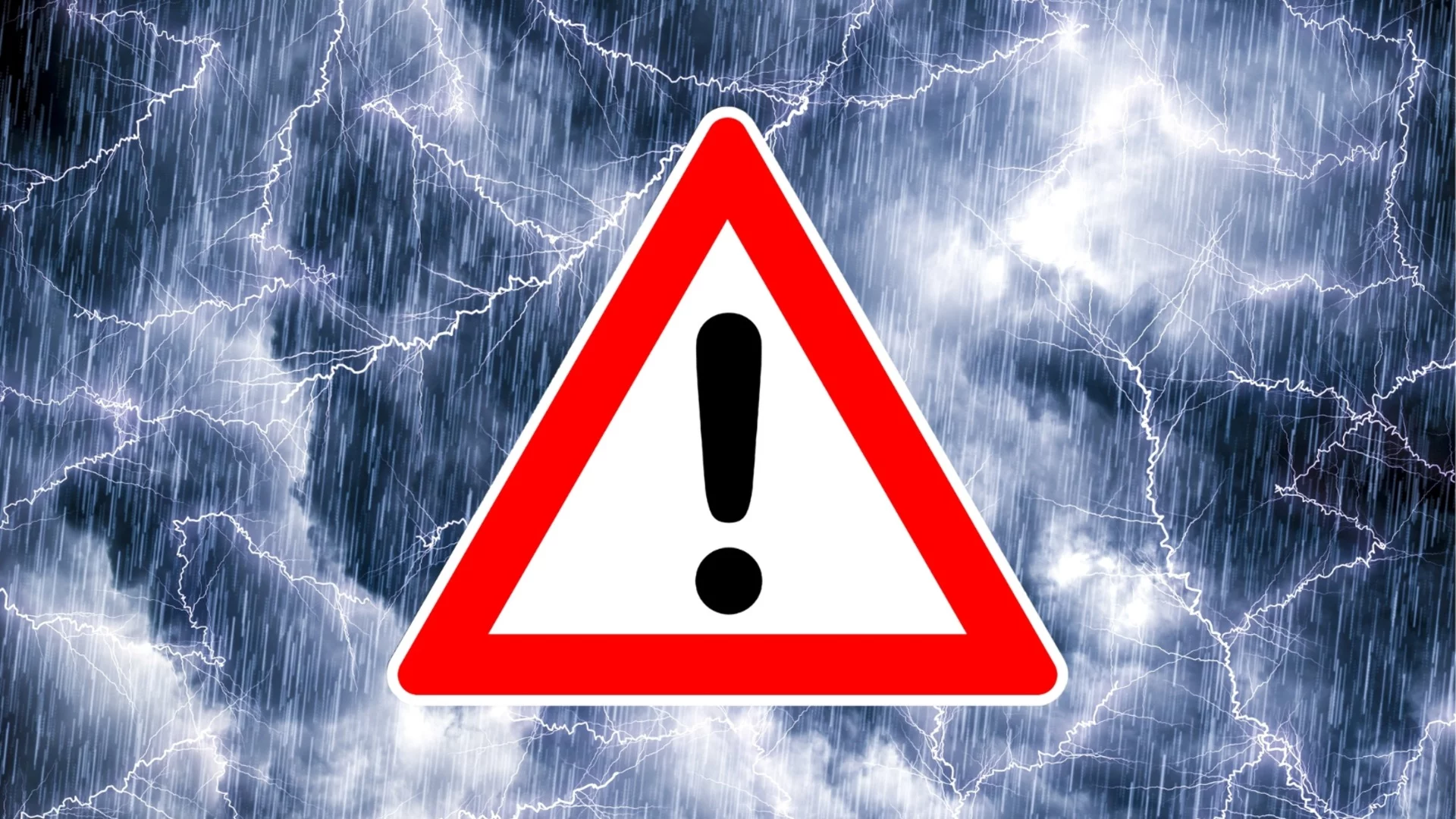 Силна буря връхлетя Загреб, има ранени