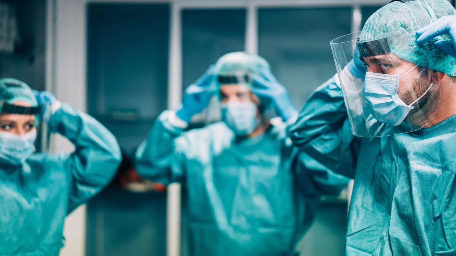 "Спасяват я с кризисен план": Медици масово напускат болницата във Враца