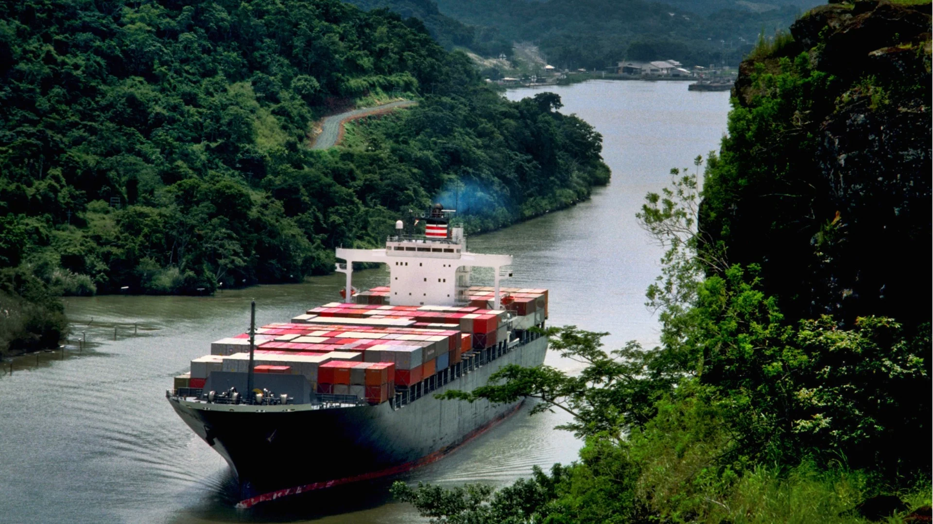 Китай с обвинение: Апетитът на Тръмп иска завземане на Панамския канал