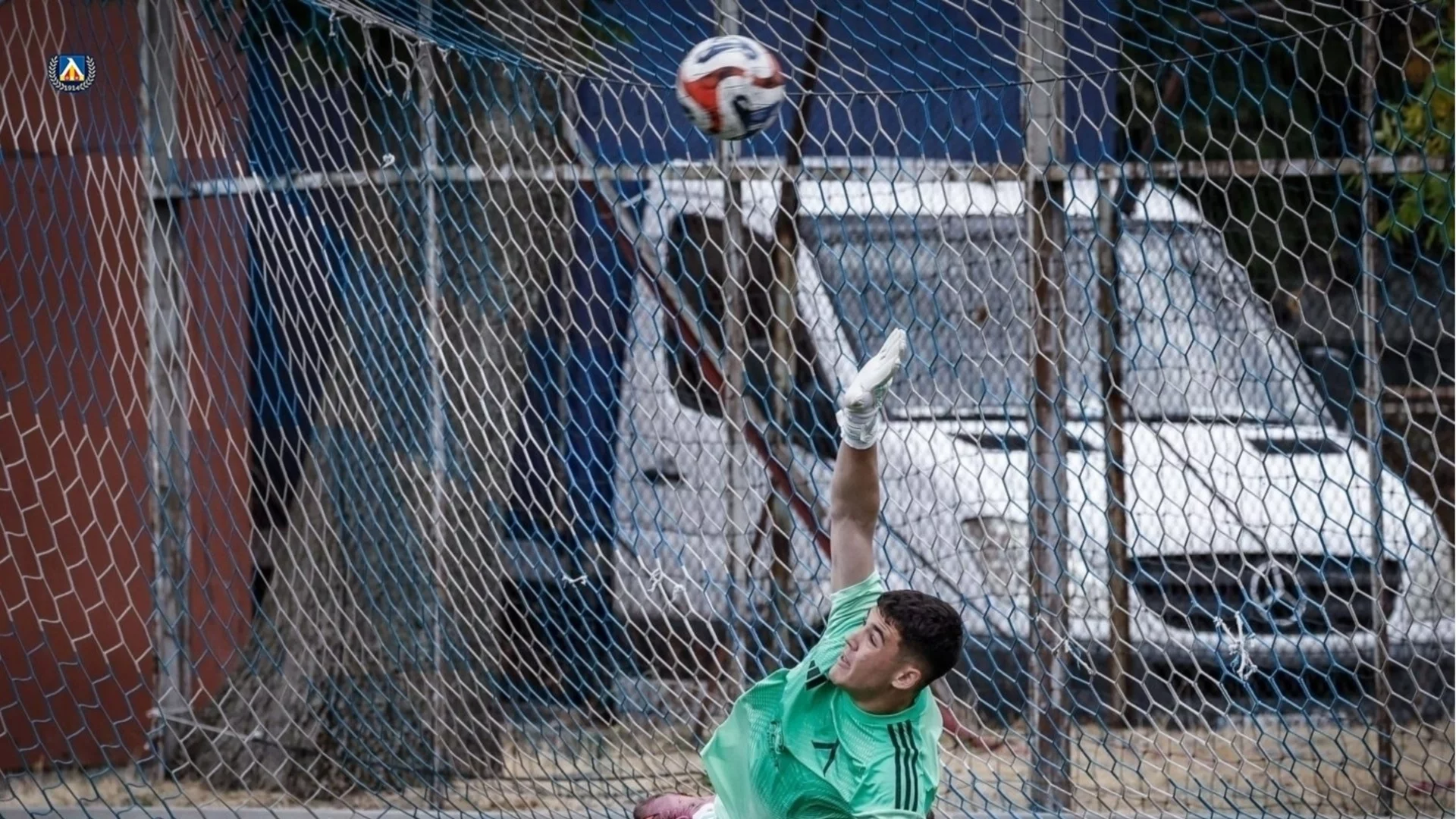 Вратар на Левски спаси дузпа, но България U19 загуби евроквалифкация