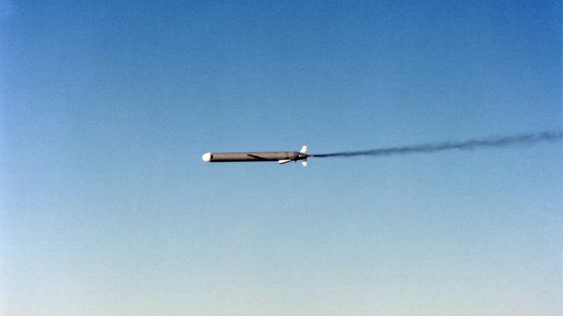 Анализ: Войната с Иран поставя под въпрос запасите от ракети "Томахоук" на САЩ