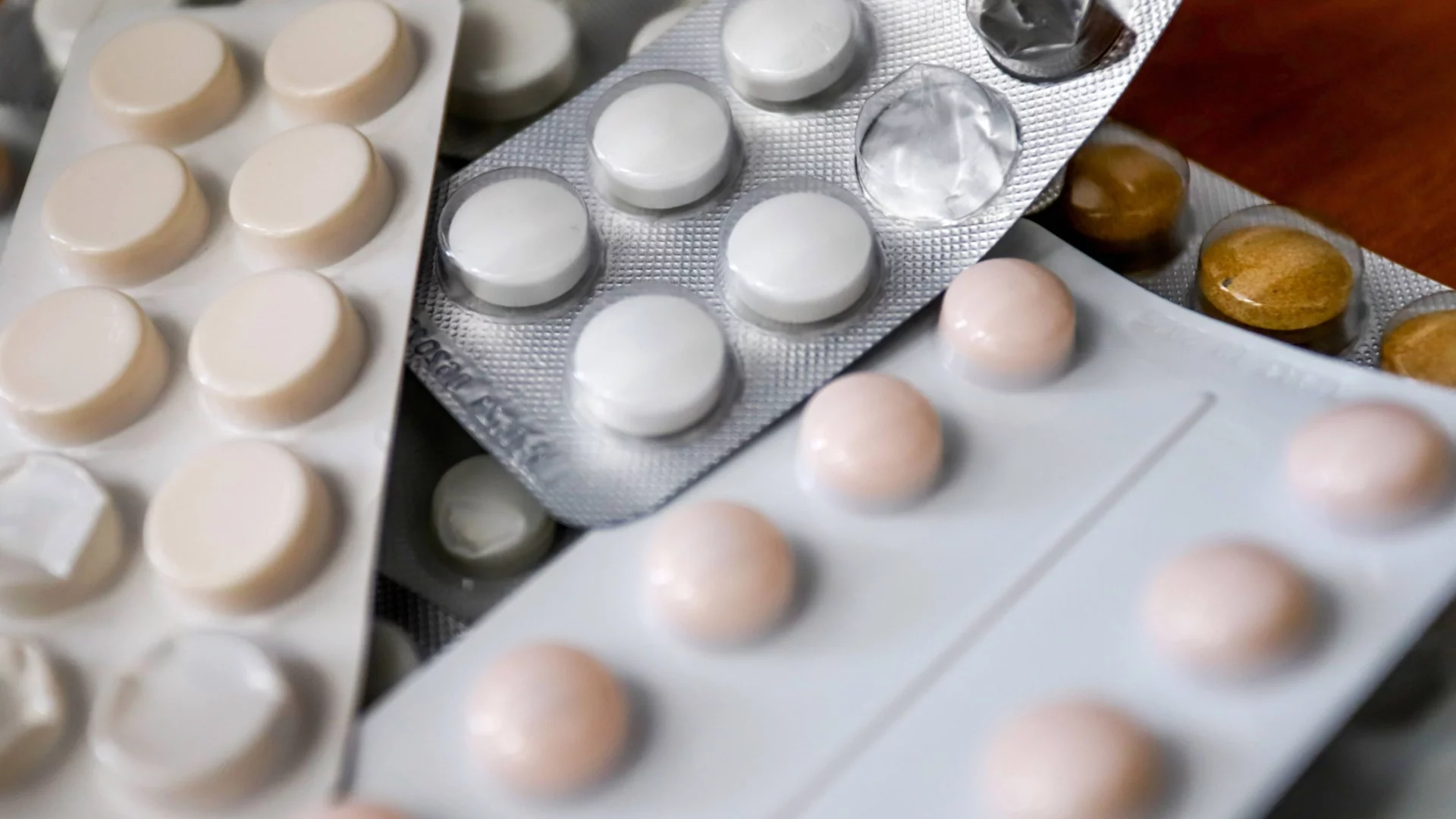 Хапчета има, аптеки няма: Поне три хипотези за ръст на лекарствата