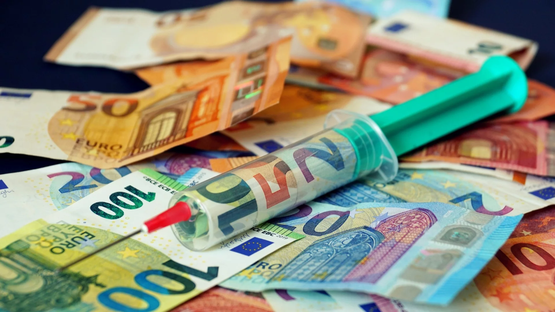 Още в началото с хиляди евро: Предизборната кампания набра сериозна скорост