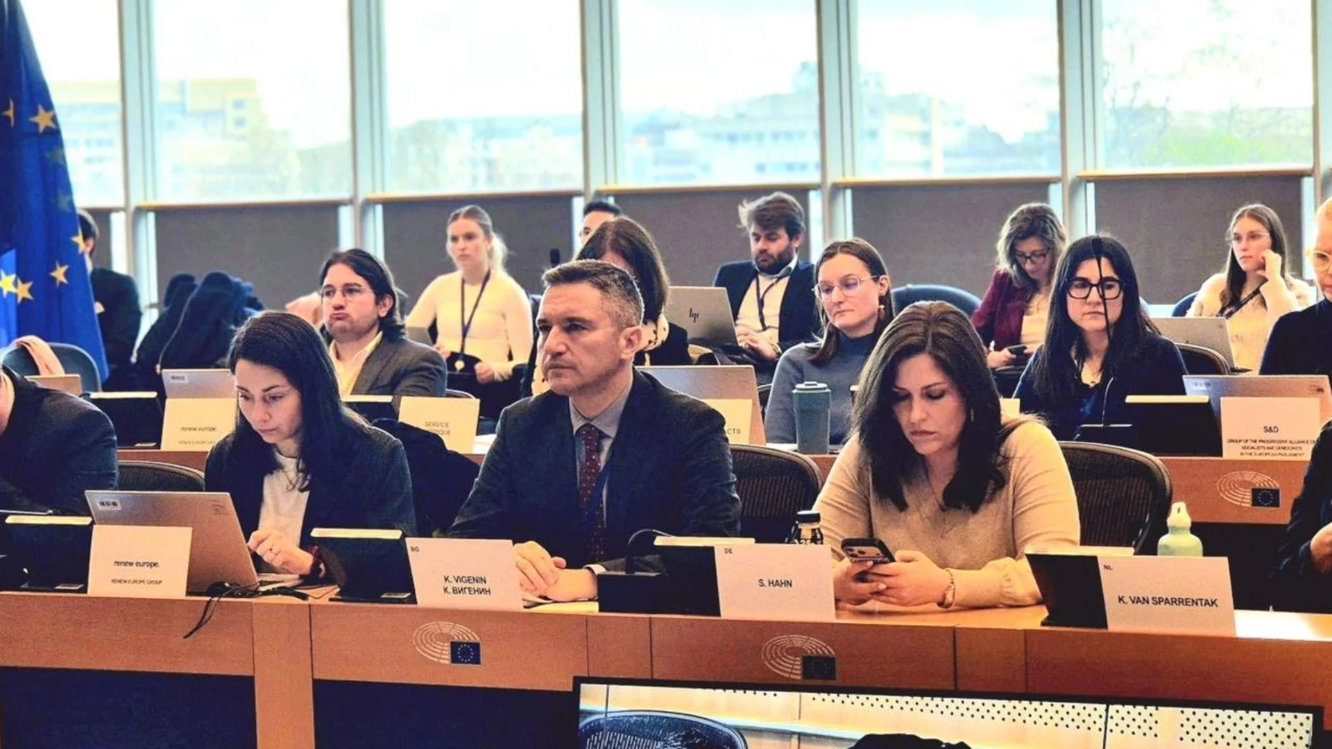 Вигенин: Европа поставя ясни правила за изкуствения интелект - защита за гражданите и сигурност за бизнеса