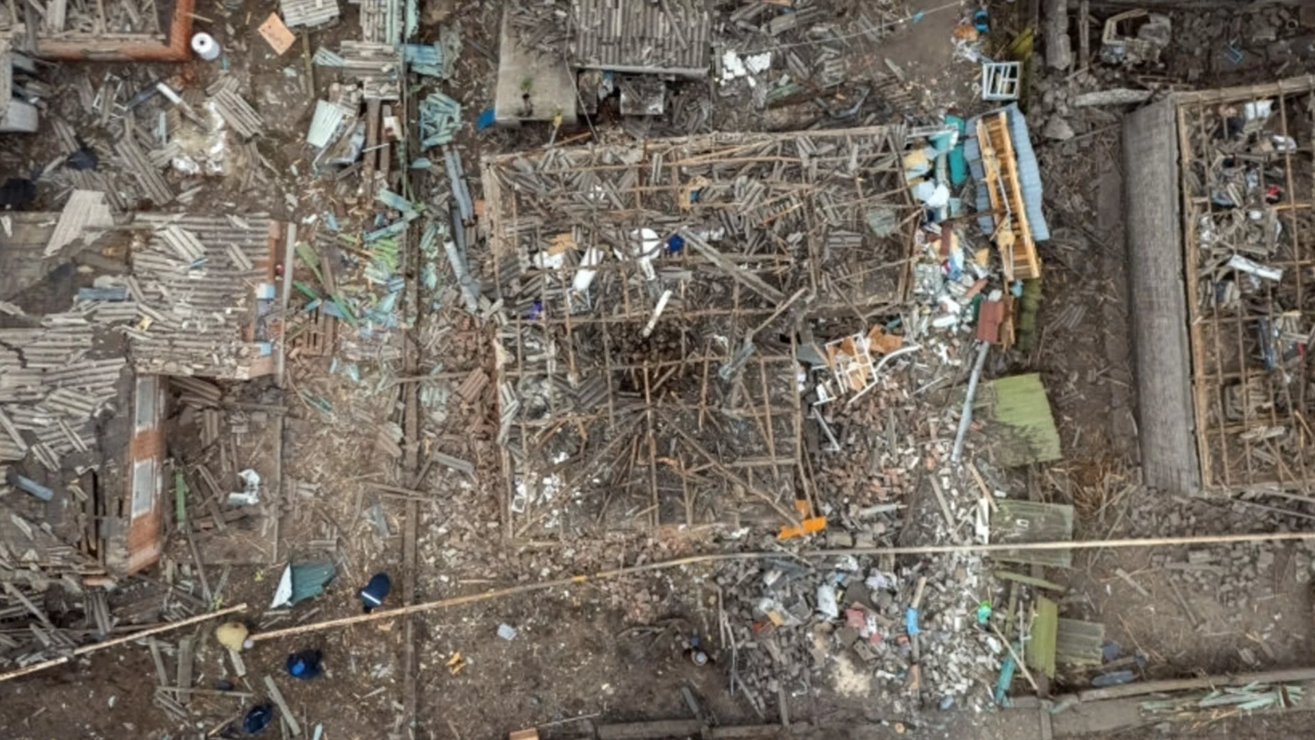 Трима души, сред които и дете, бяха убити при руска бомбардировка в Краматорск