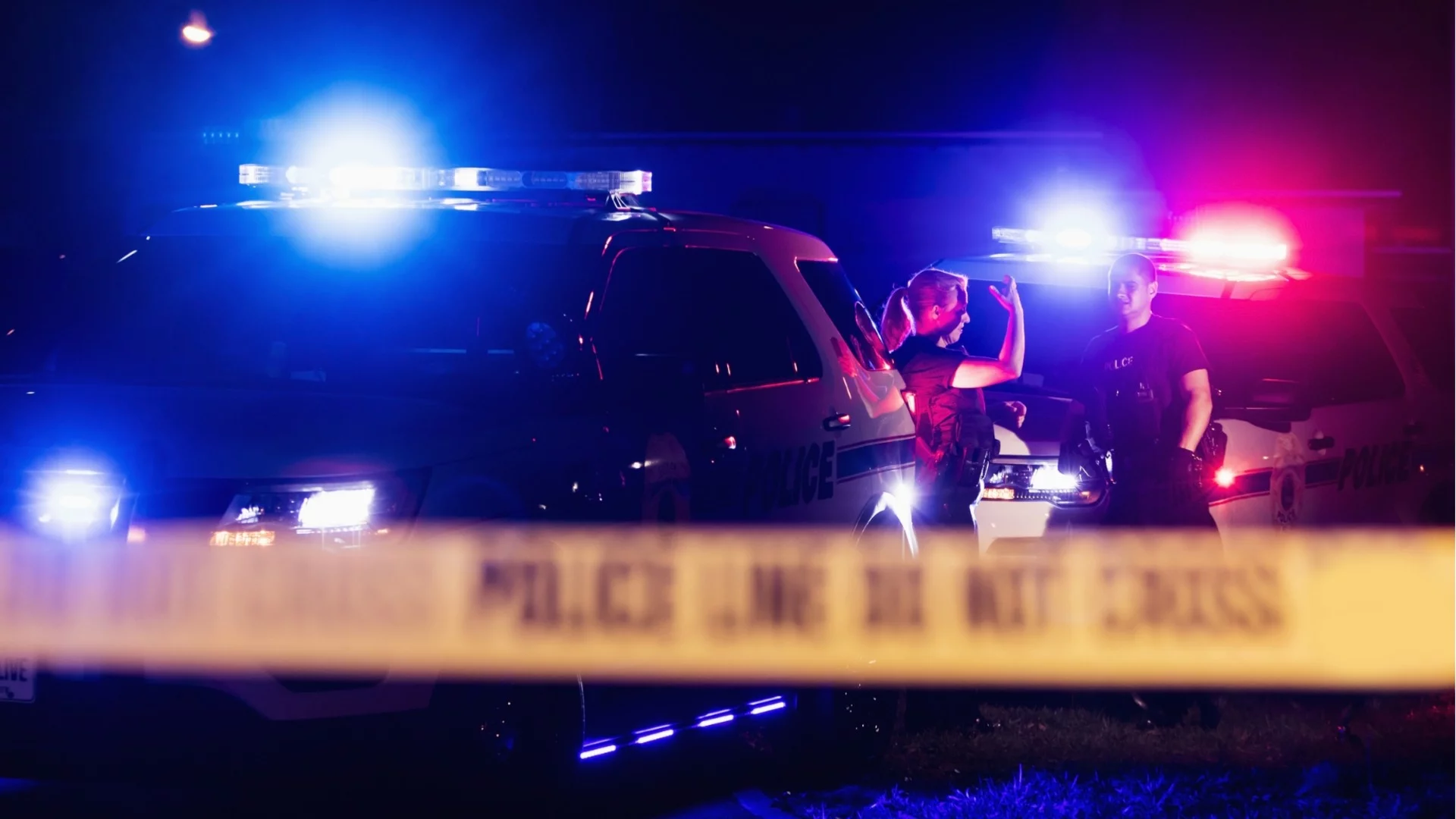 На косъм от трагедията в Англия: Шофьор помете пешеходци (ВИДЕО+СНИМКА)