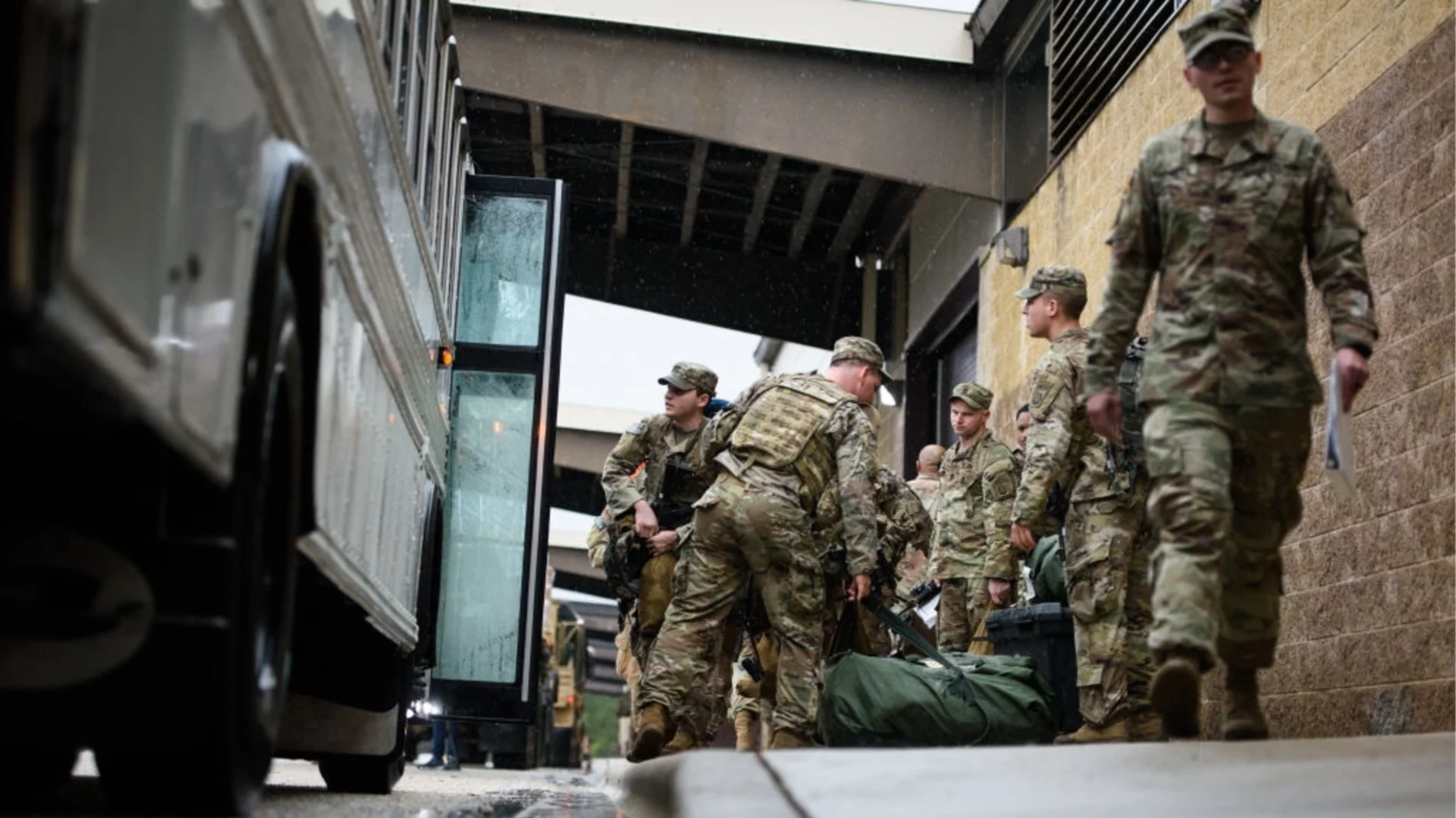 НА ЖИВО: Планират ли САЩ сухопътна офанзива в Иран?