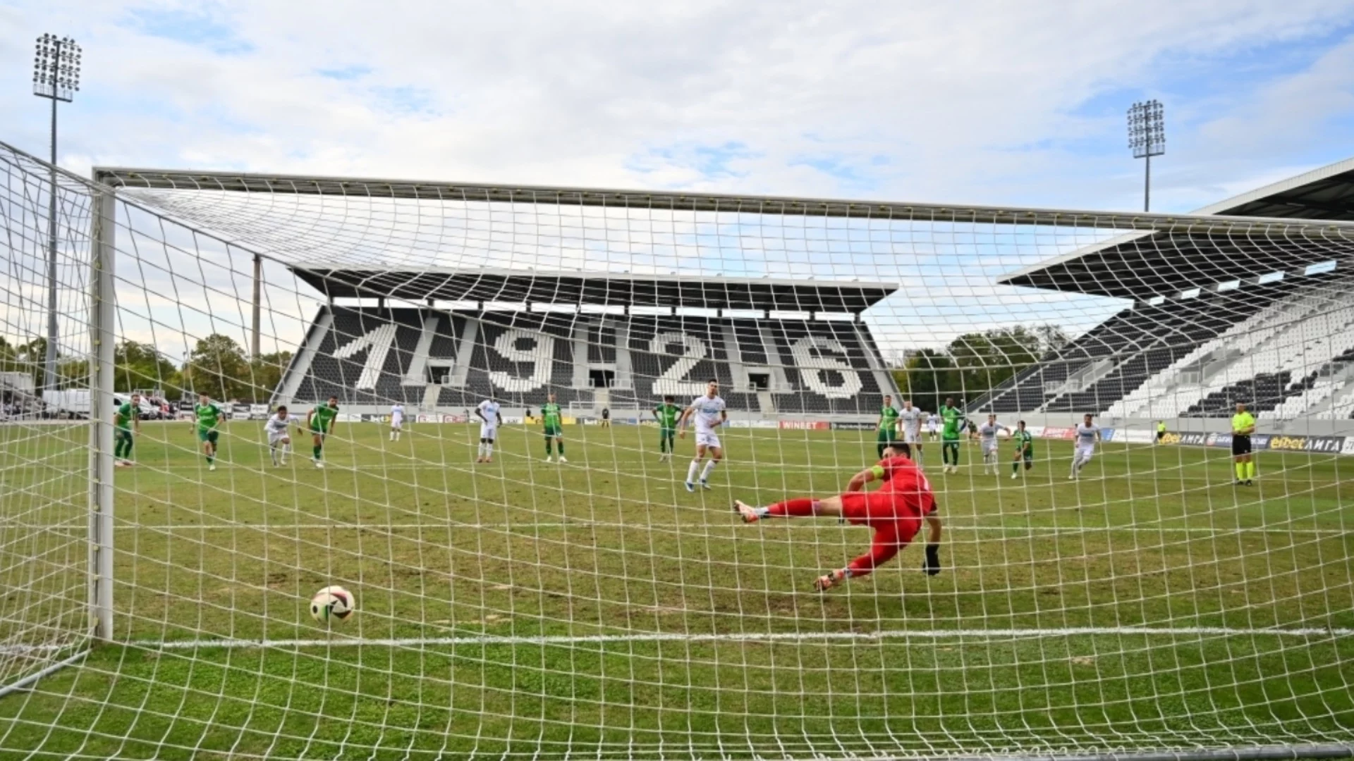 УЕФА каза "не" на "Лаута" за евротурнирите