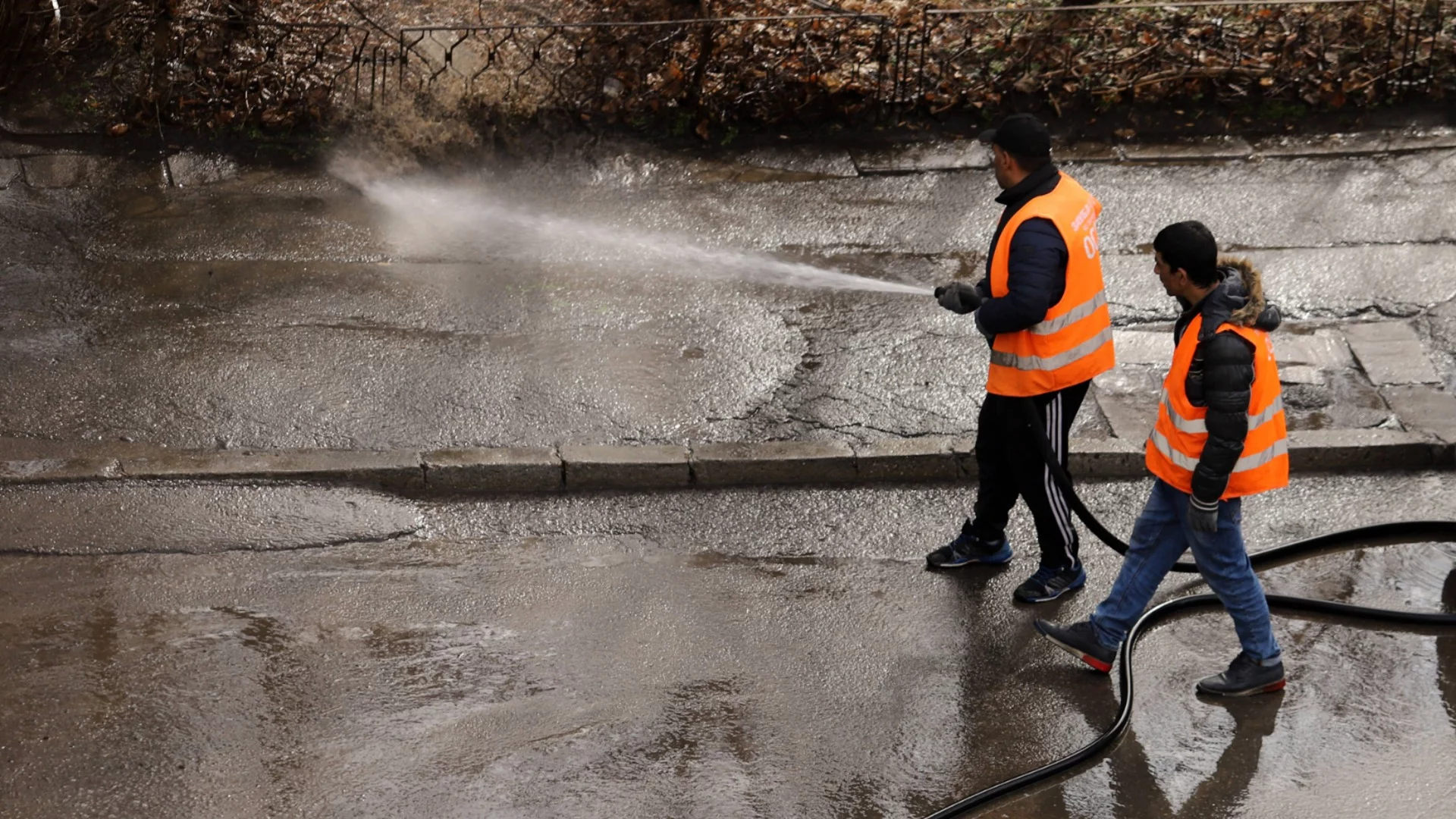 Внимание, шофьори: Затварят за миене подлези в София