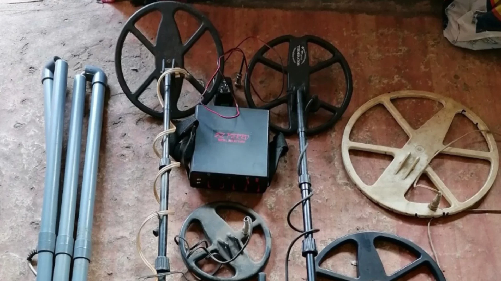 С металотърсач и лопата: Хванаха иманяр