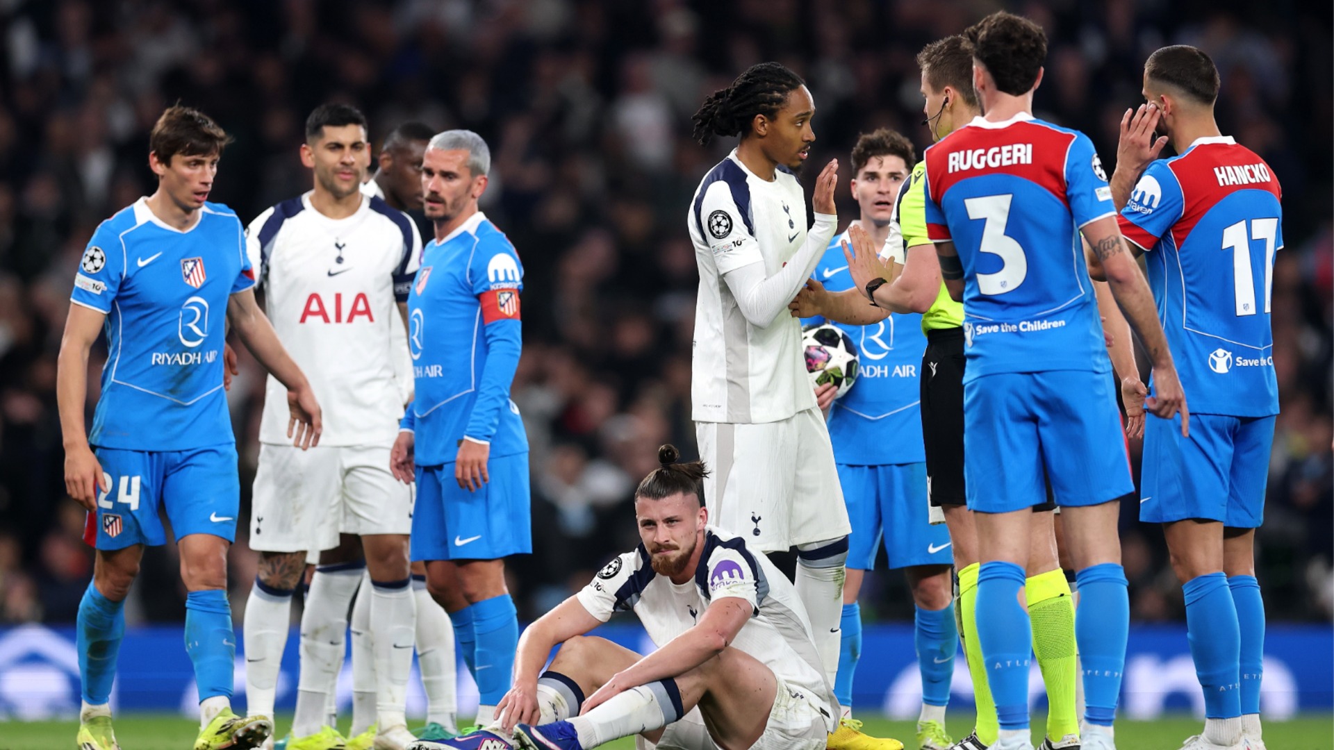 Тотнъм отмъква треньор под носа на Ман Юнайтед: междувременно действащ играч ще води отбора