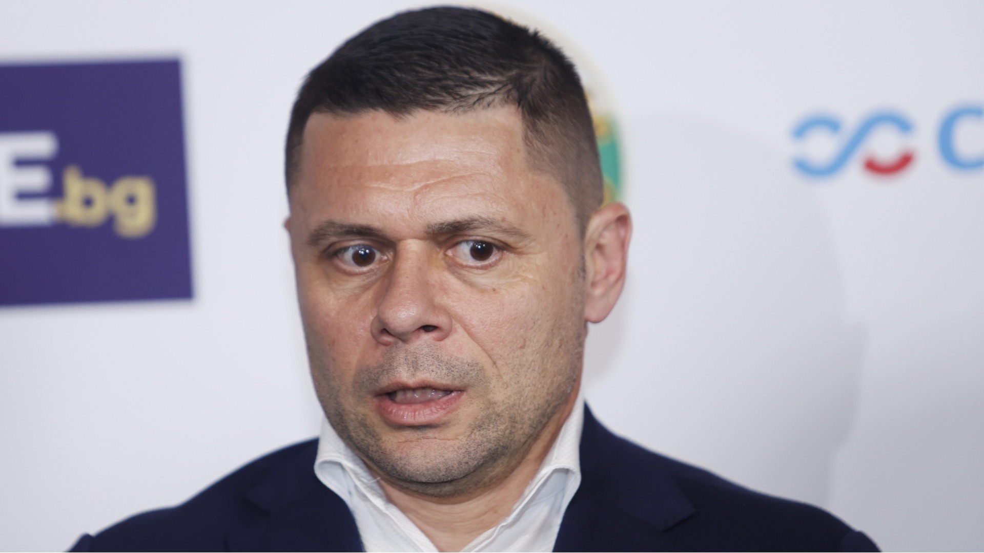 „Добри и да няма комуникация, Александър Димитров трябва да се усети. От БФС не са му направили забележка“