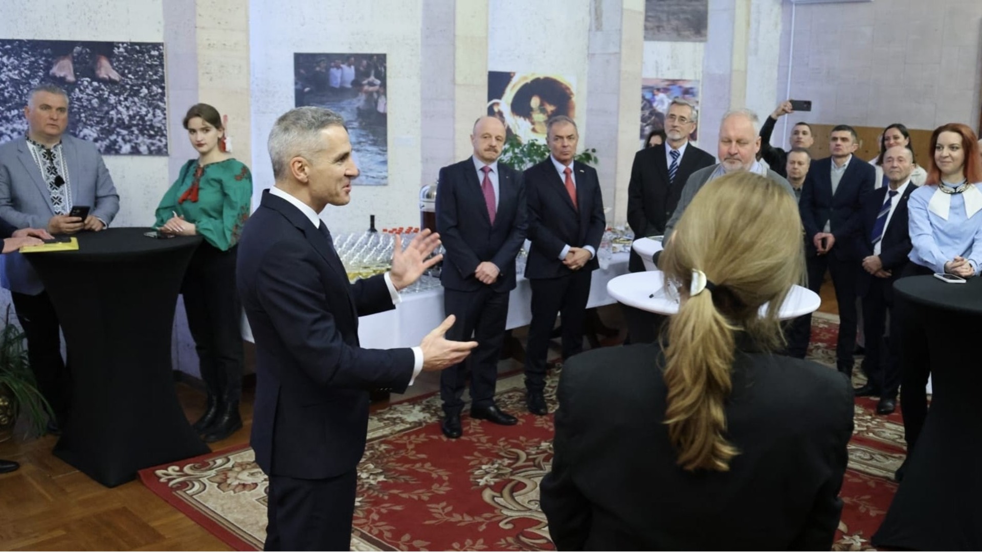 След споразумение: Сънародниците ни в Украйна ще продължат да изучават български език