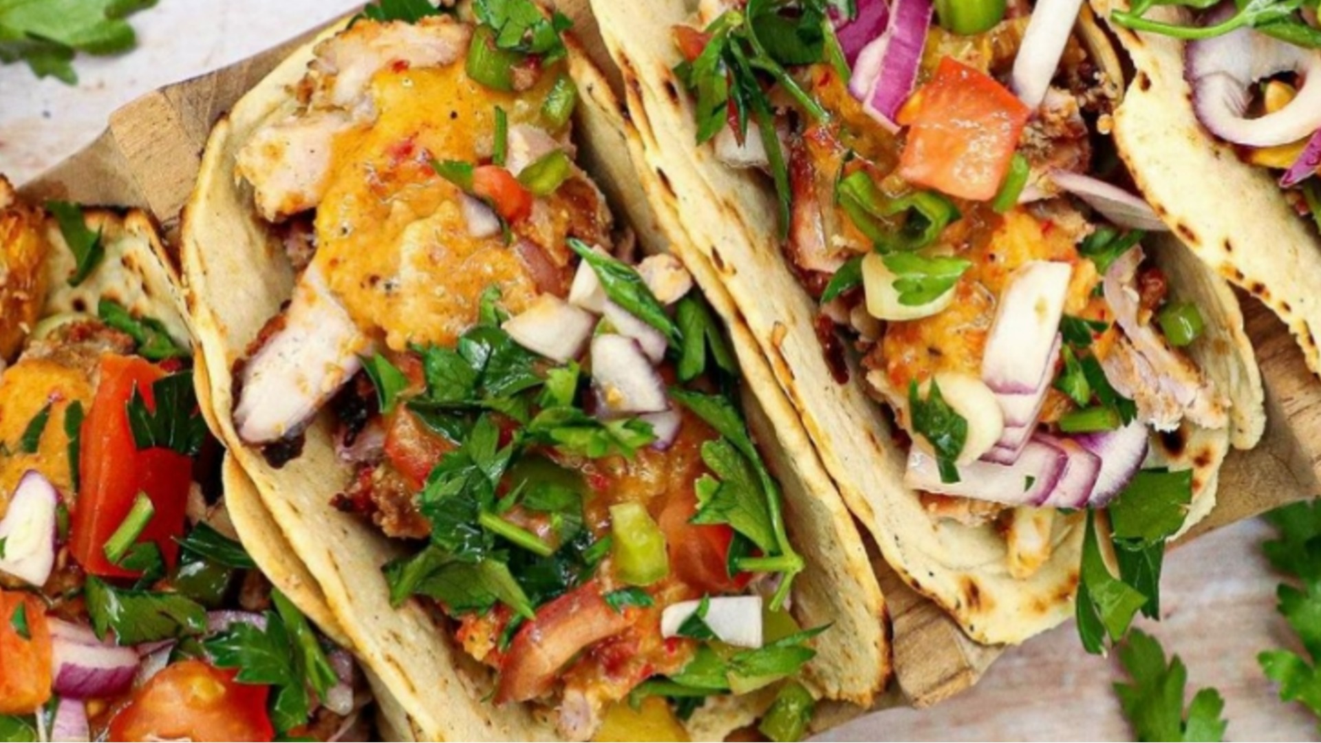 Каква е разликата между тако и бурито