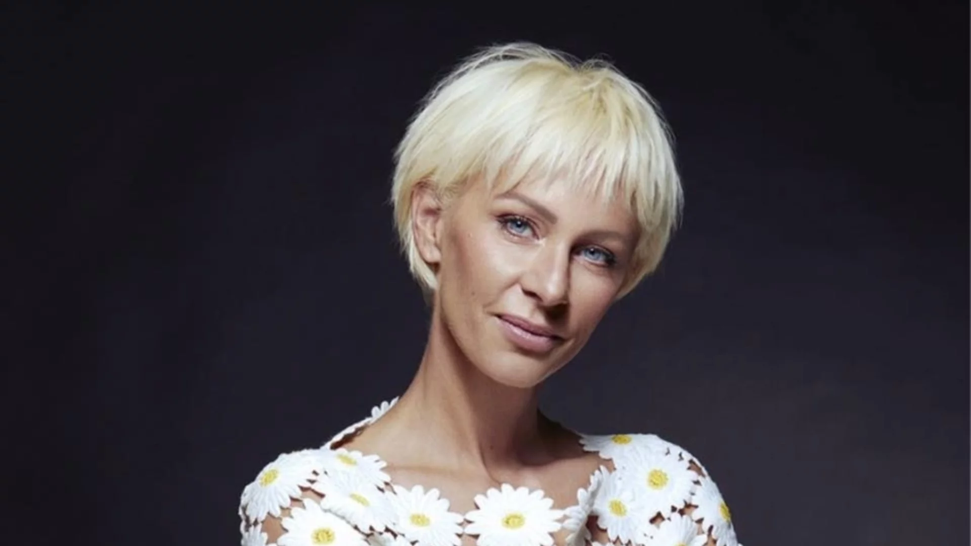 Гол мъж с пистолет изкарал акъла на Нана Гладуиш 