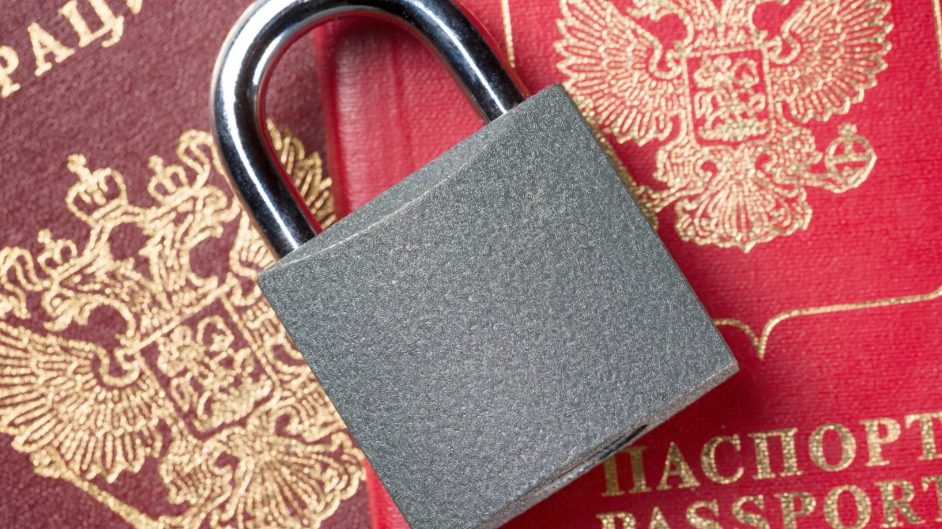 България угоди на САЩ, а не на Русия: Експулсира задържани у нас руснаци