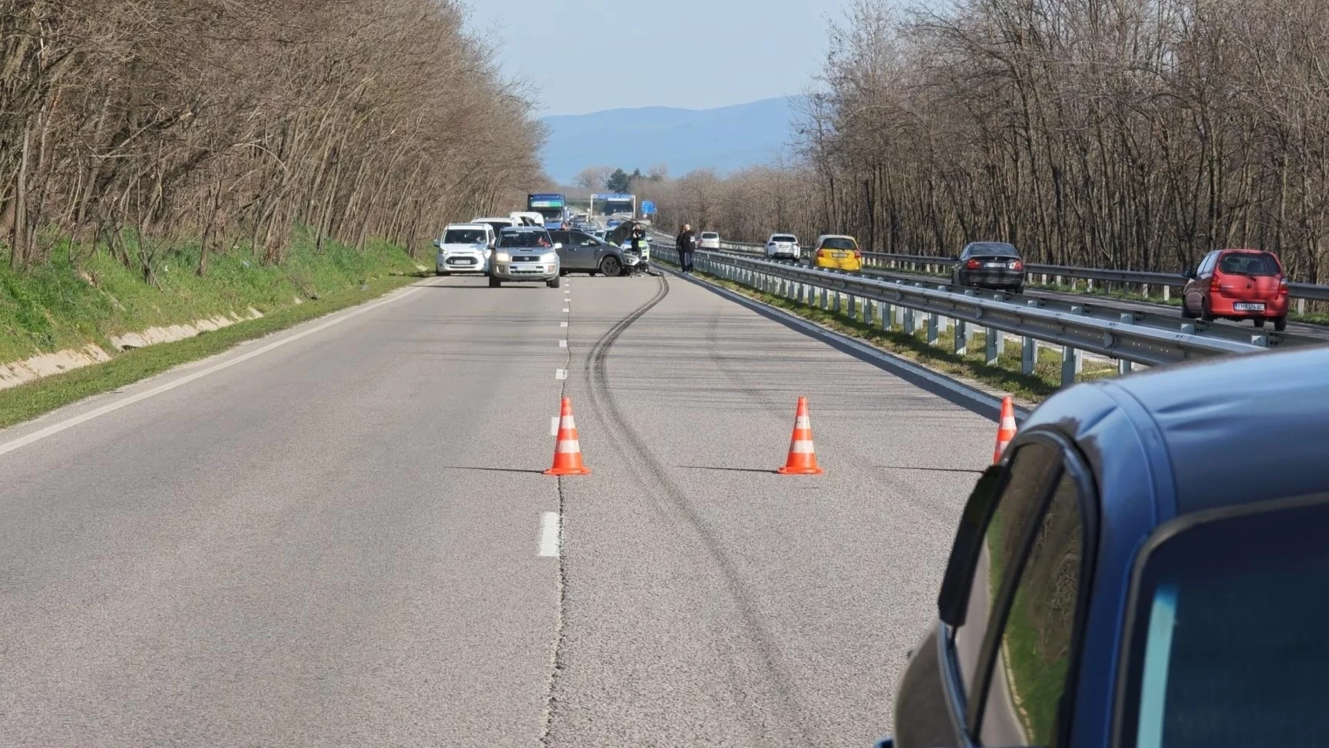 С мозъчен кръвоизлив и фрактура: Възрастна жена пострада при катастрофа