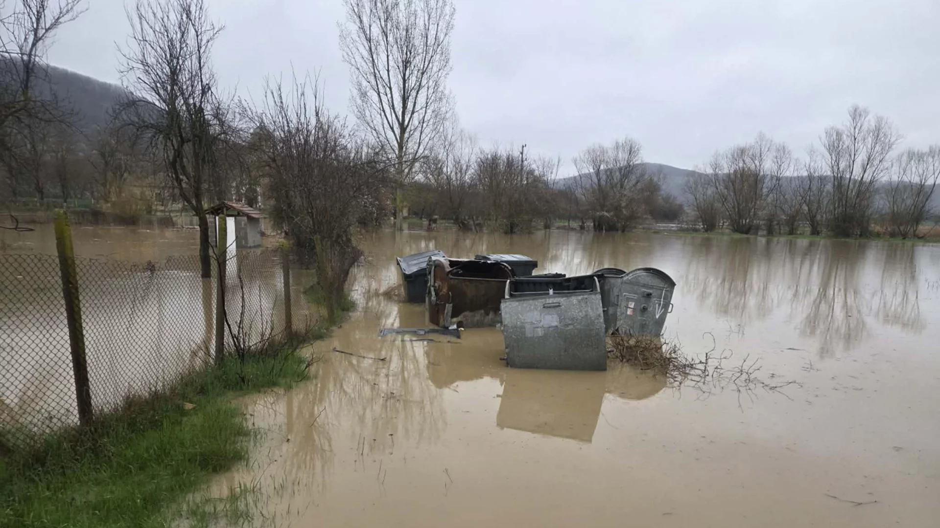 Река преля в Търговищко, има опасност от наводнение