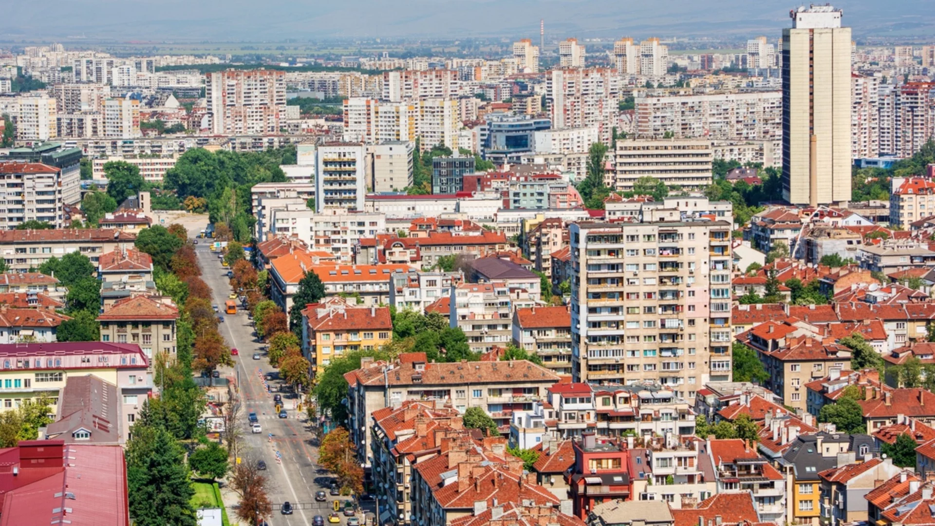 "Парите под дюшеците свършиха": Пазарът на имоти тръгна надолу