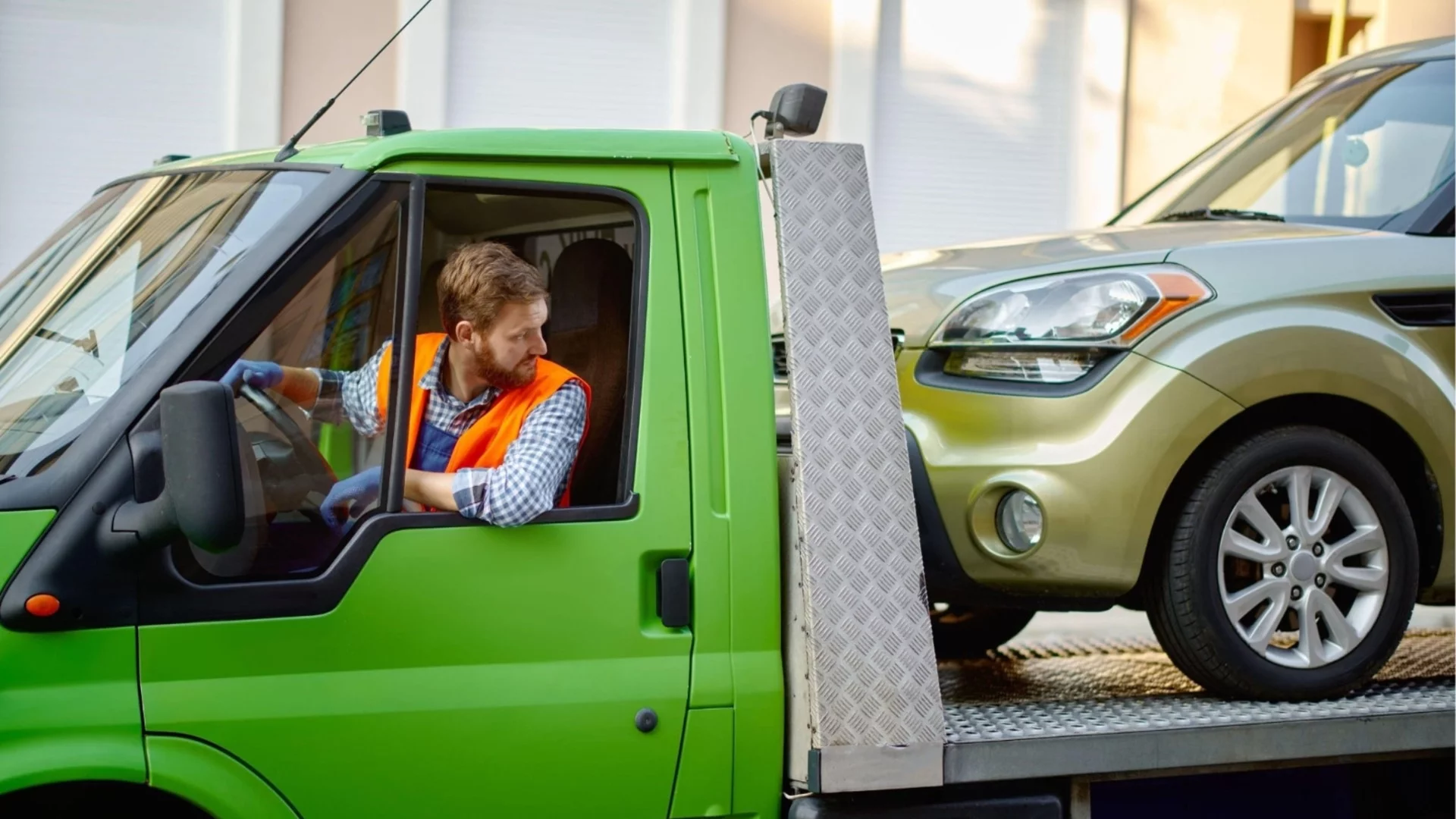 "Нямаме сключен договор с АПИ": Говори собственикът на фирмата за пътна помощ, обвинена с монопол