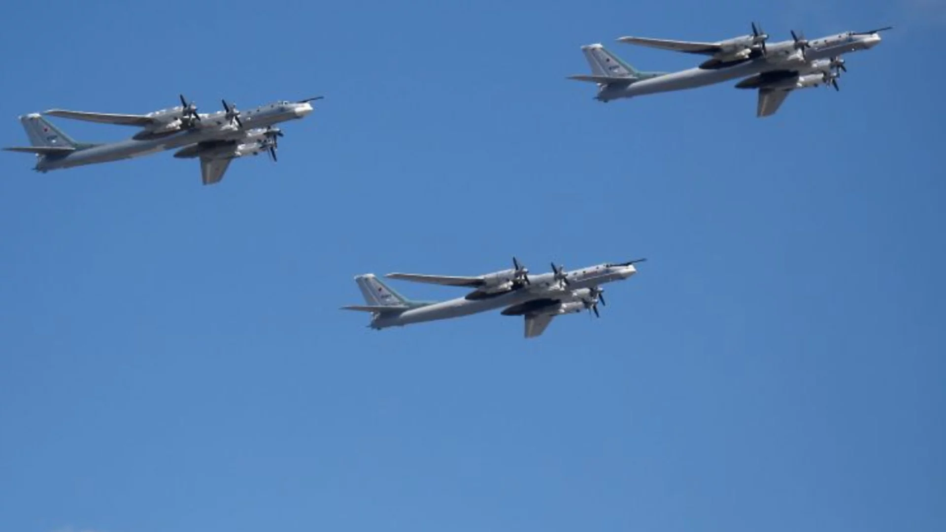 Щети след украинска атака в руски заводи - за стратегически бомбардировачи и за дронове (ВИДЕО)