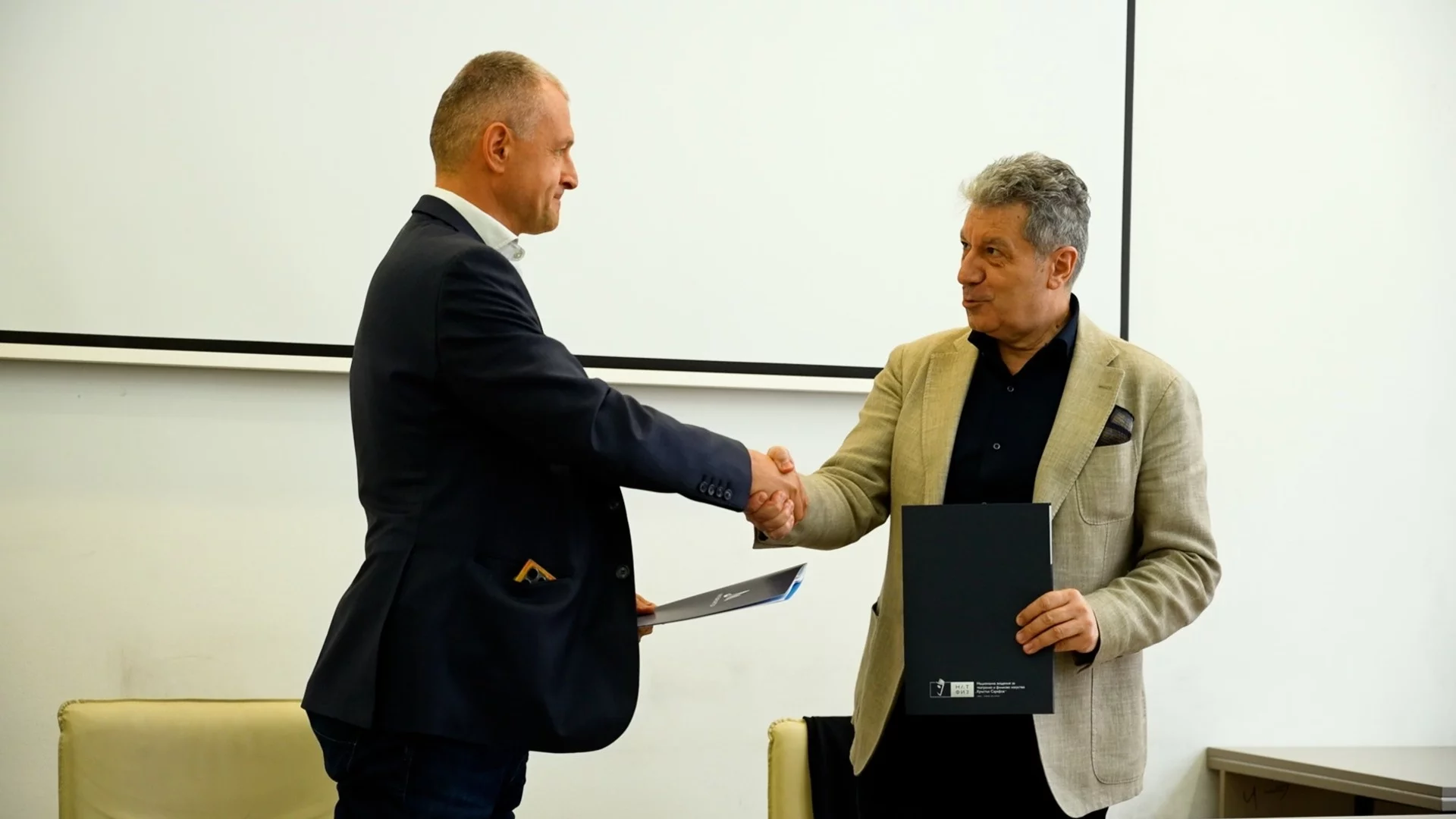 МУЗИКАУТОР И НАТФИЗ „Кръстьо Сарафов“ разширяват сътрудничеството си за развитие на творческите индустрии