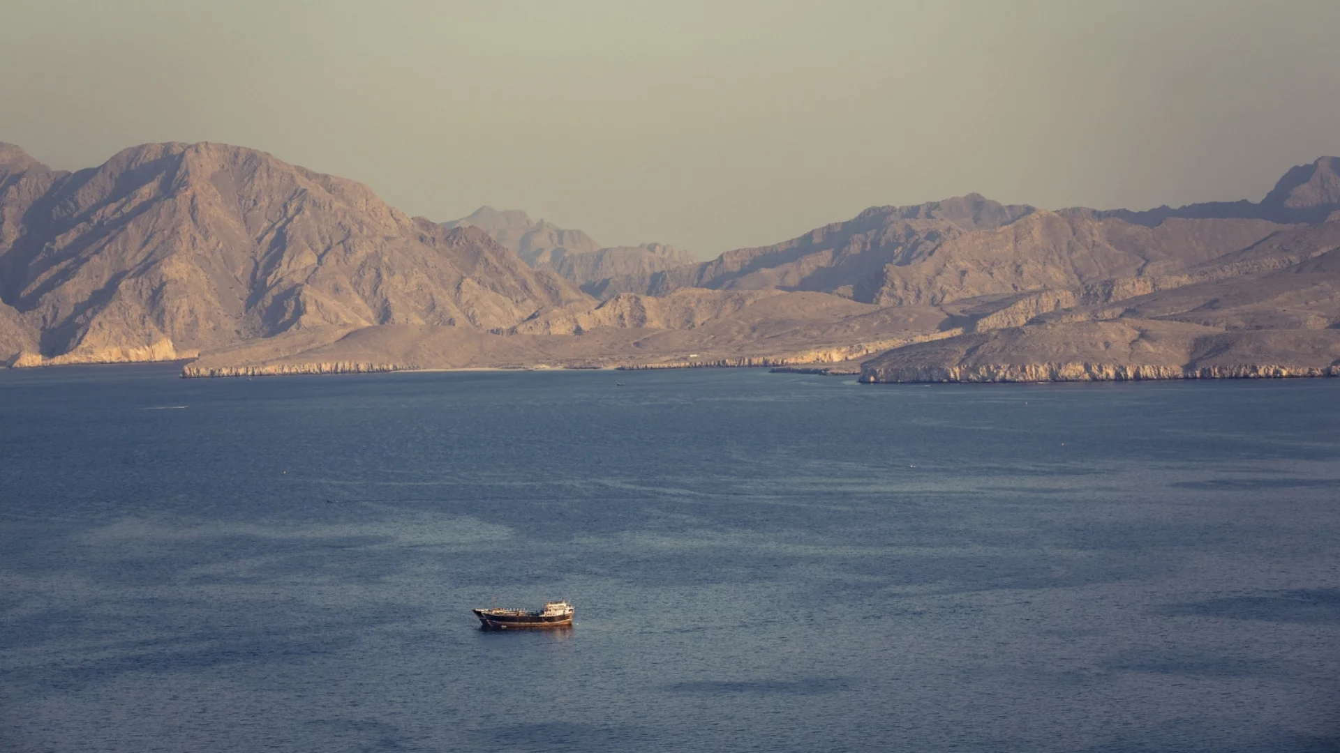 Рубио: Няма да позволим Иран да иска тол такса за Ормузкия проток. Удари в петролни обекти в ОАЕ и Израел (ВИДЕО)