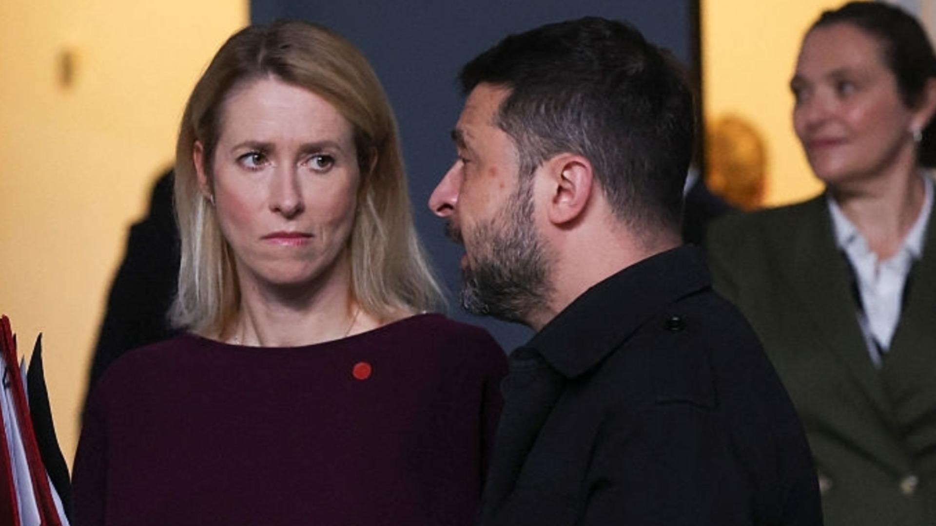 Заемът от 90 млрд. евро за Украйна цикли: В ЕС спорят и за руския петрол по 