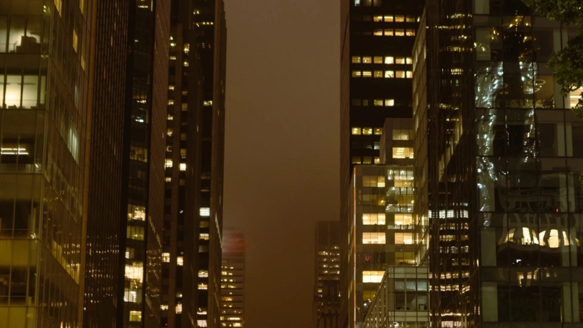 Страшно е, не спим и чуваме взривовете: В Ленинградска област разбраха какво е война