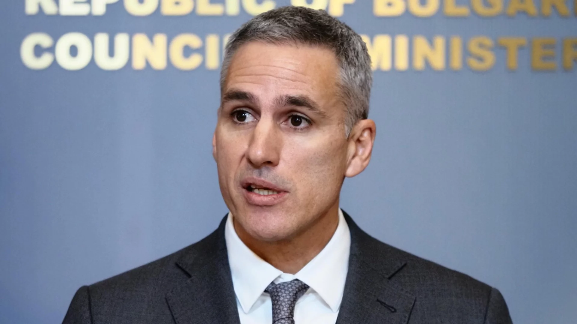 Конституционен отговор: Защо Гюров може да бъде премиер въпреки атаките? Доц. Христев разяснява